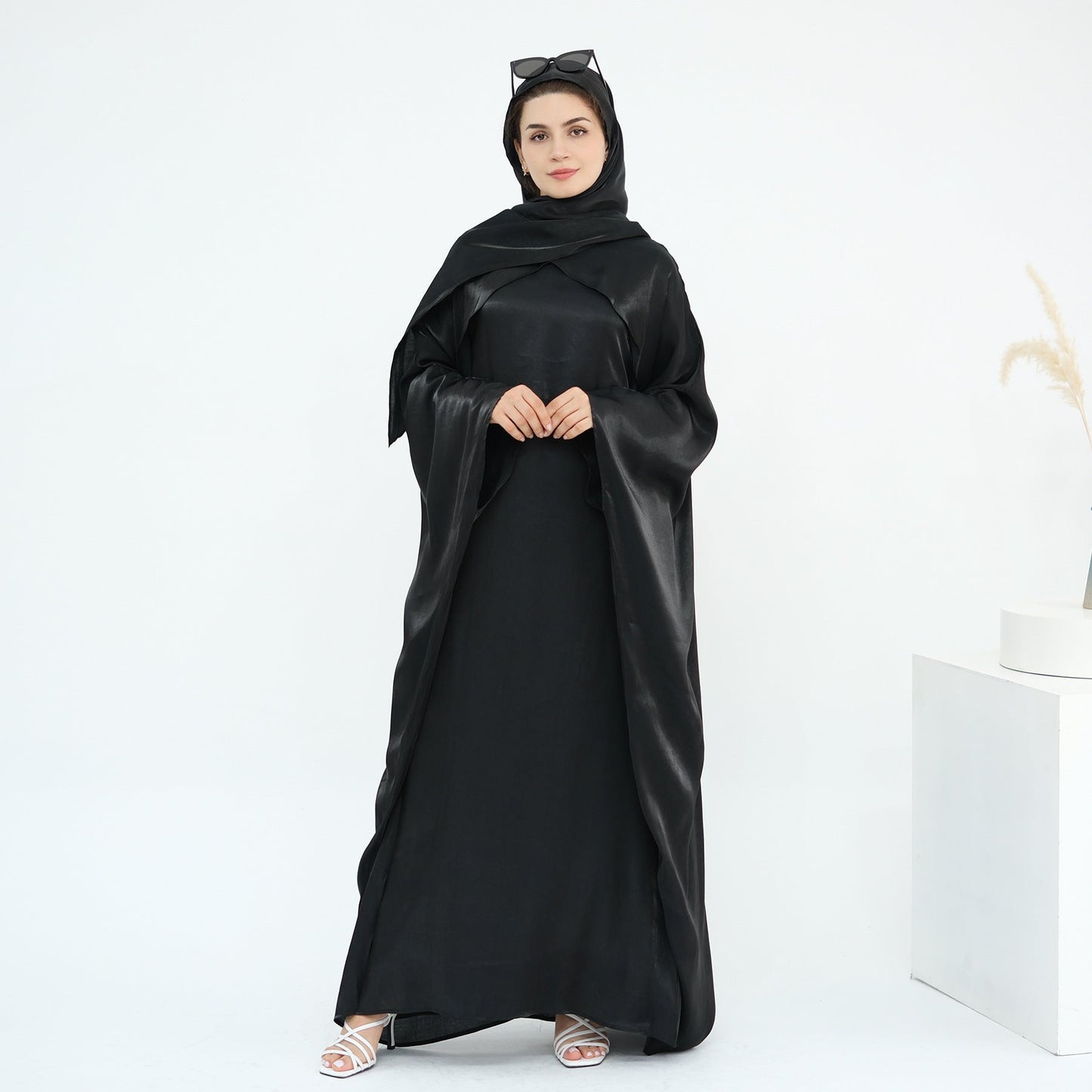 HA6584 Solid Color Beaded Loose Elegant Robe Dress
