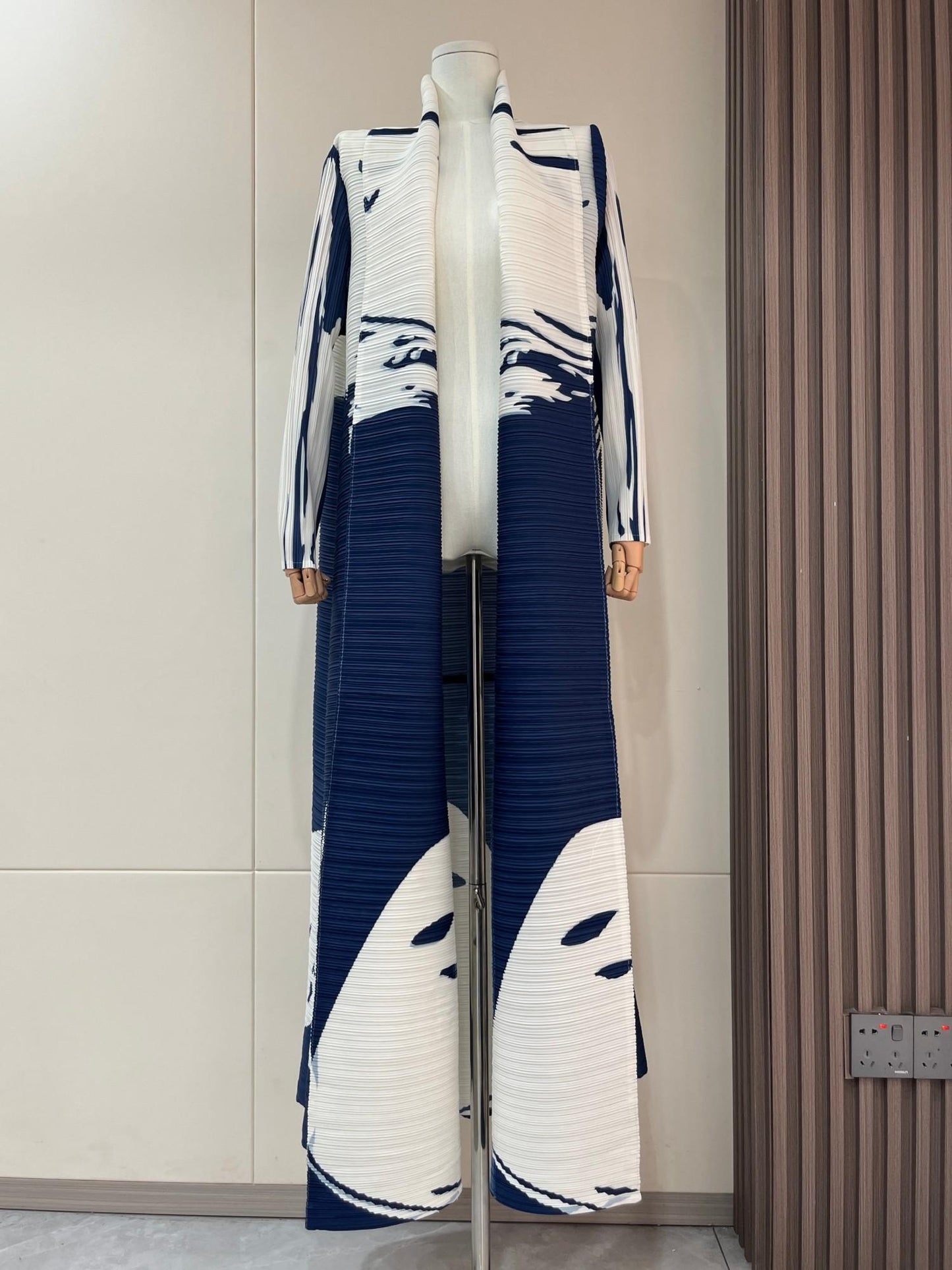HS6725 Indigo Whispers Navy & White Abstract Printed Abaya