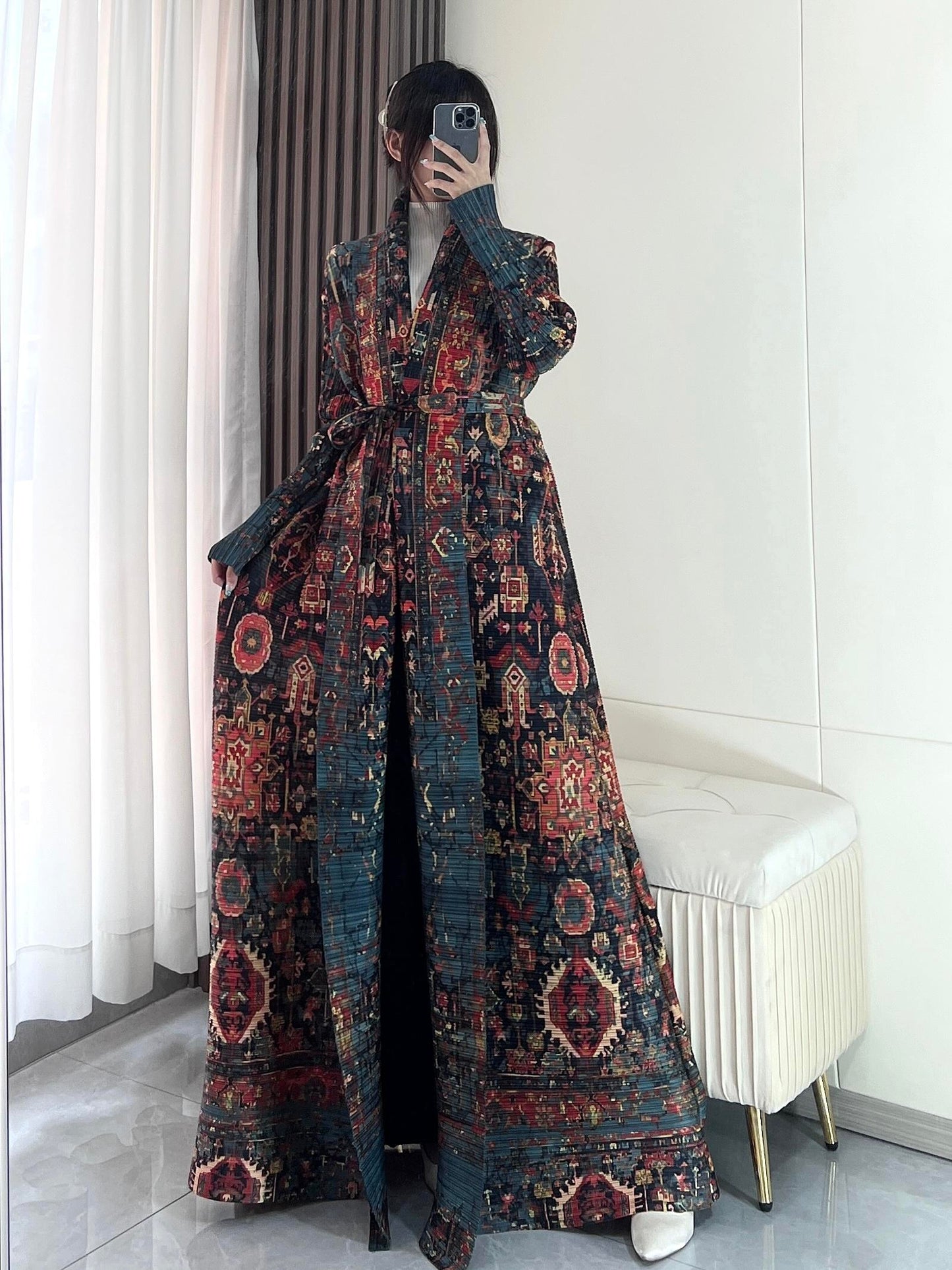 HS5837 Intricately patterned, long open-front coat (with belt)