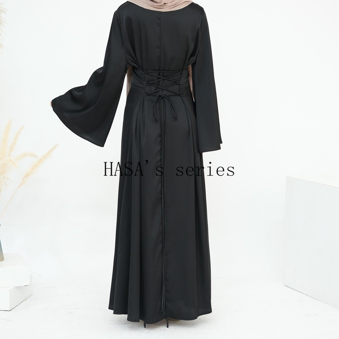 HS4847 A Long Dress with A Fitted Waist Design, Featuring A Clean and Elegant Silhouette.