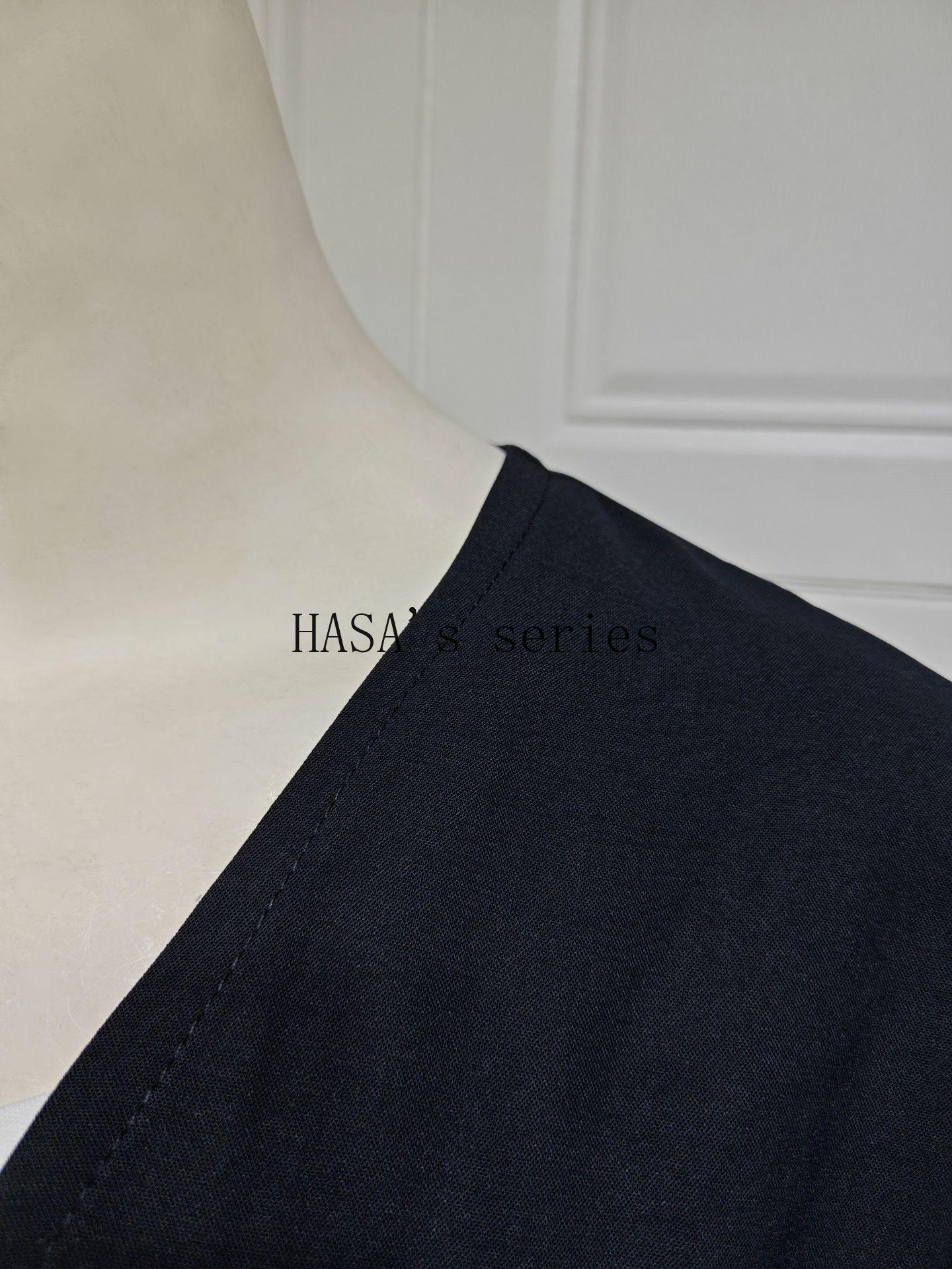HS5093 Elegant black cardigan-style long robe with wide sleeves and a round-neck dress design featuring beaded embellishments.