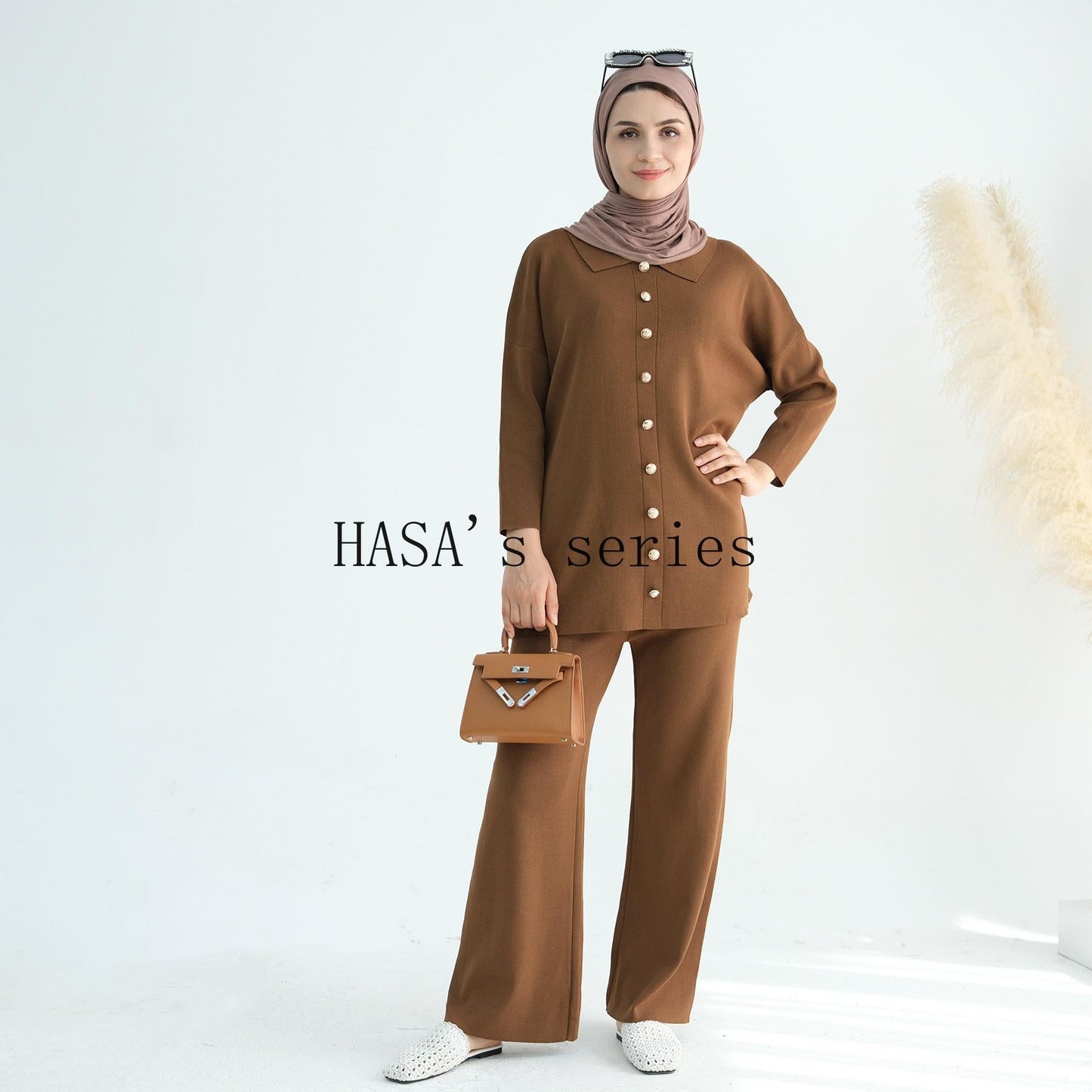 HS5100 Simple and stylish knitted two-piece set, featuring a thickened long-sleeved top and wide-leg pants.
