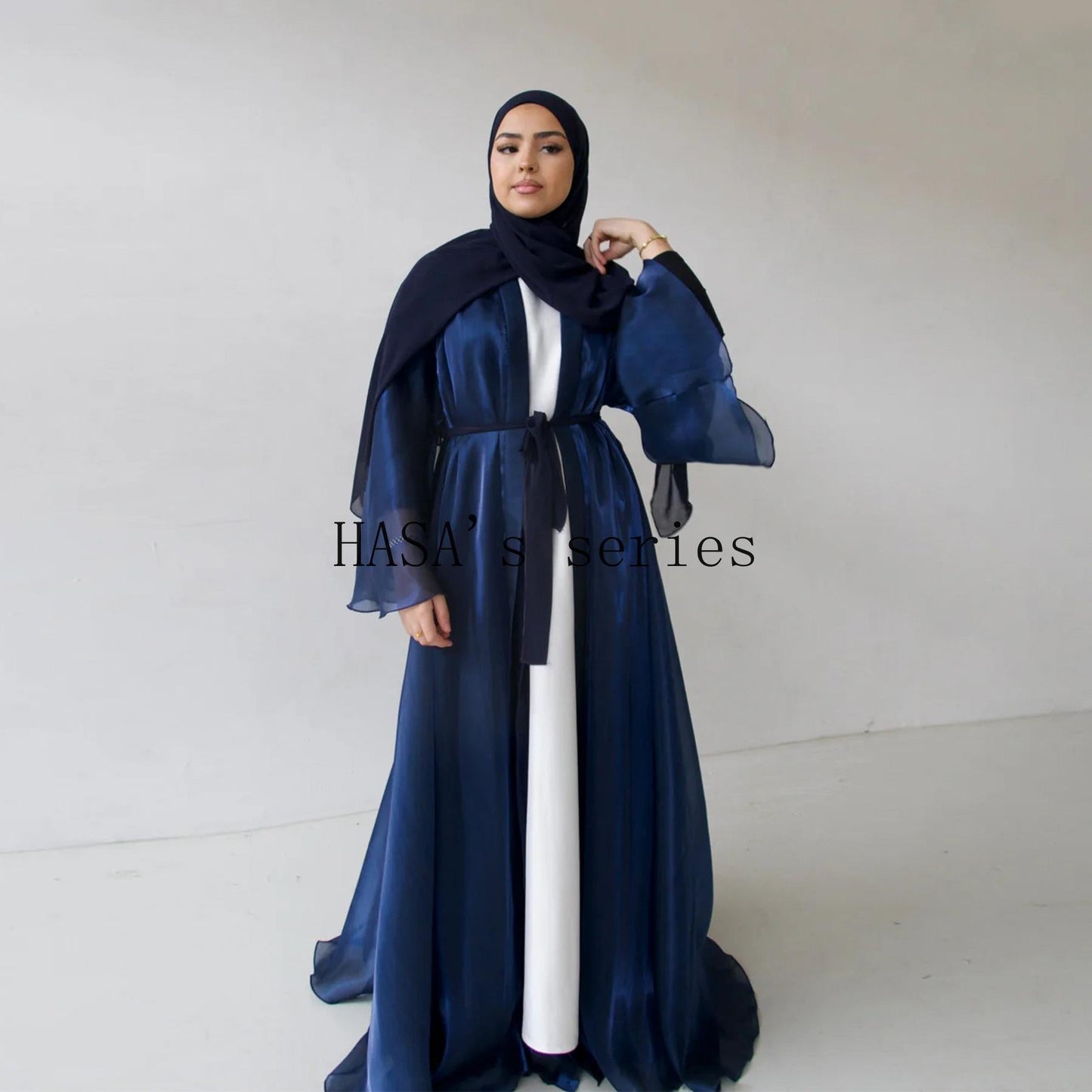 HS4850 A Double-sided Robe That Combines Elegant Appearance with Practicality.