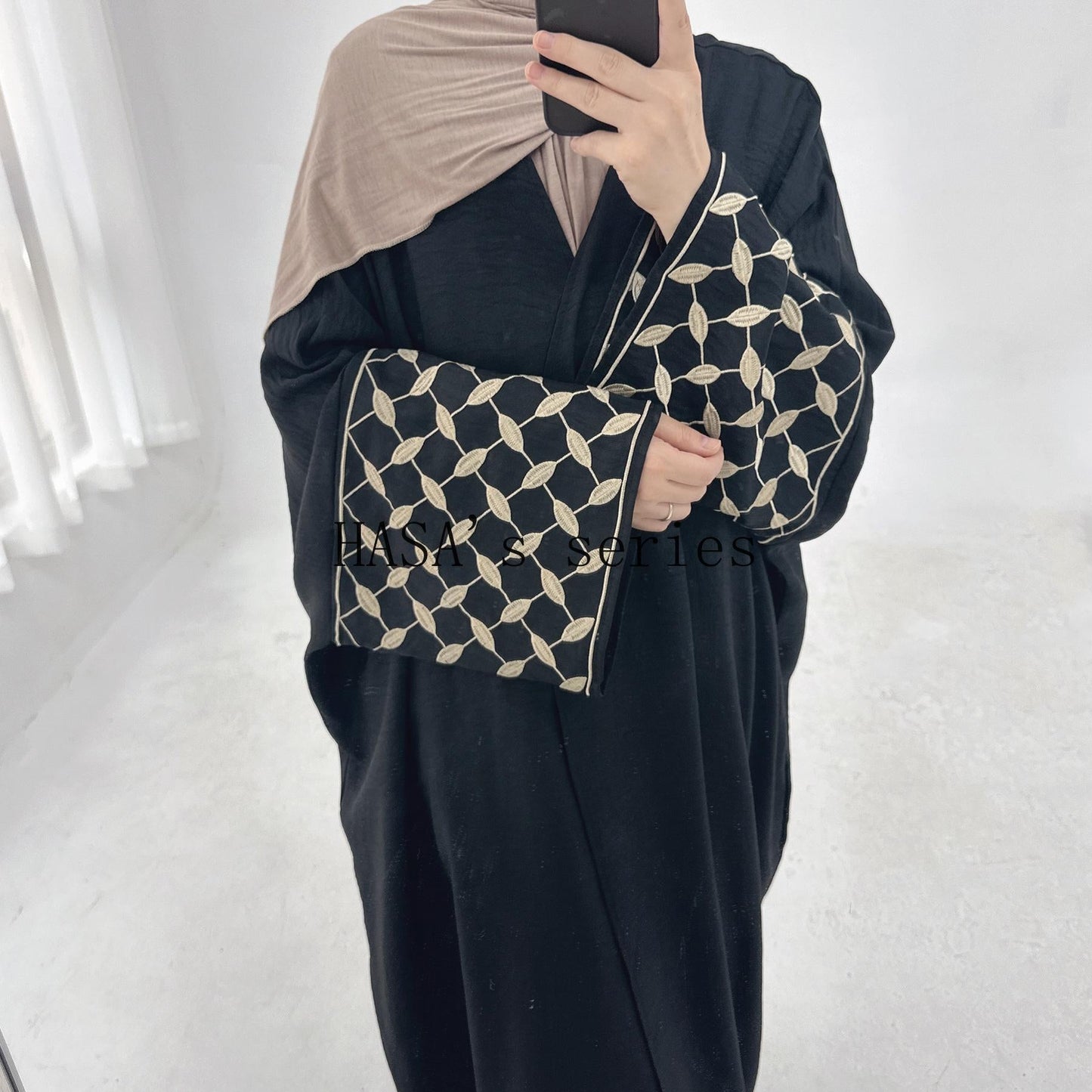 HS4840 Elegant long robe with geometric embroidery, a simple and traditional style dress.