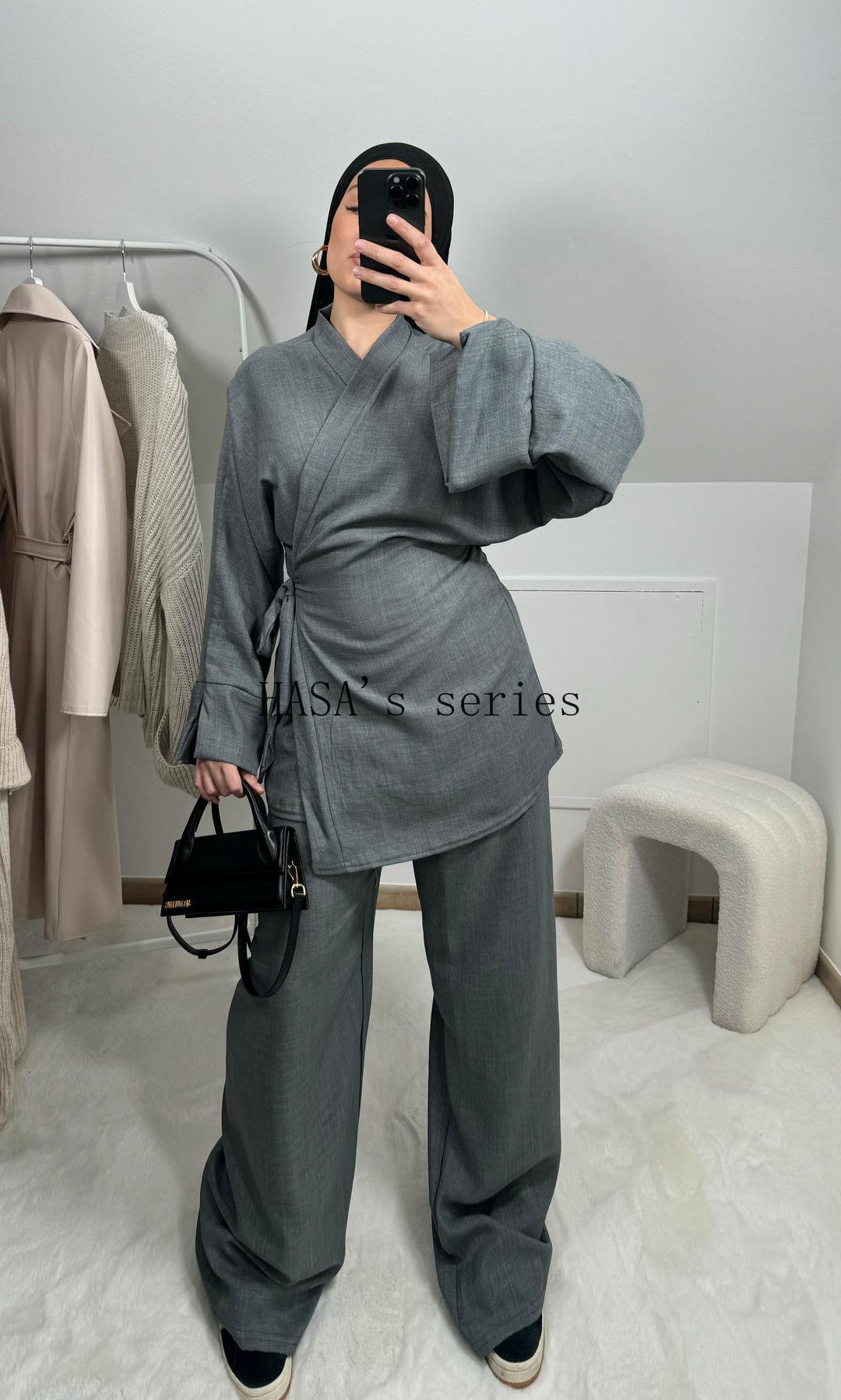 HS4830 A Simple, Tie-front Top Paired with Wide-leg Pants – A Comfortable Two-piece Set Suitable for Everyday Wear.