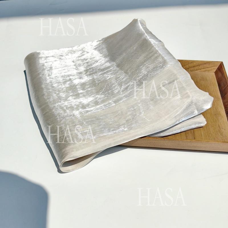 HA6479 A Simple Silk Scarf with A Mellow Color and A Light and Drapey Design