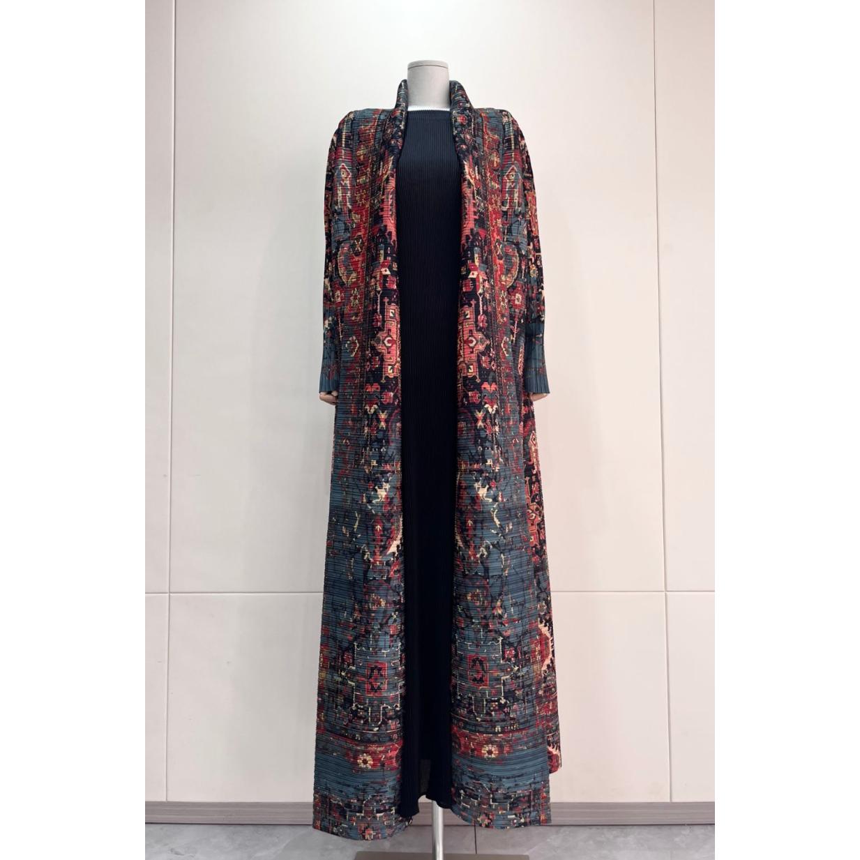 HS5837 Intricately patterned, long open-front coat (with belt)