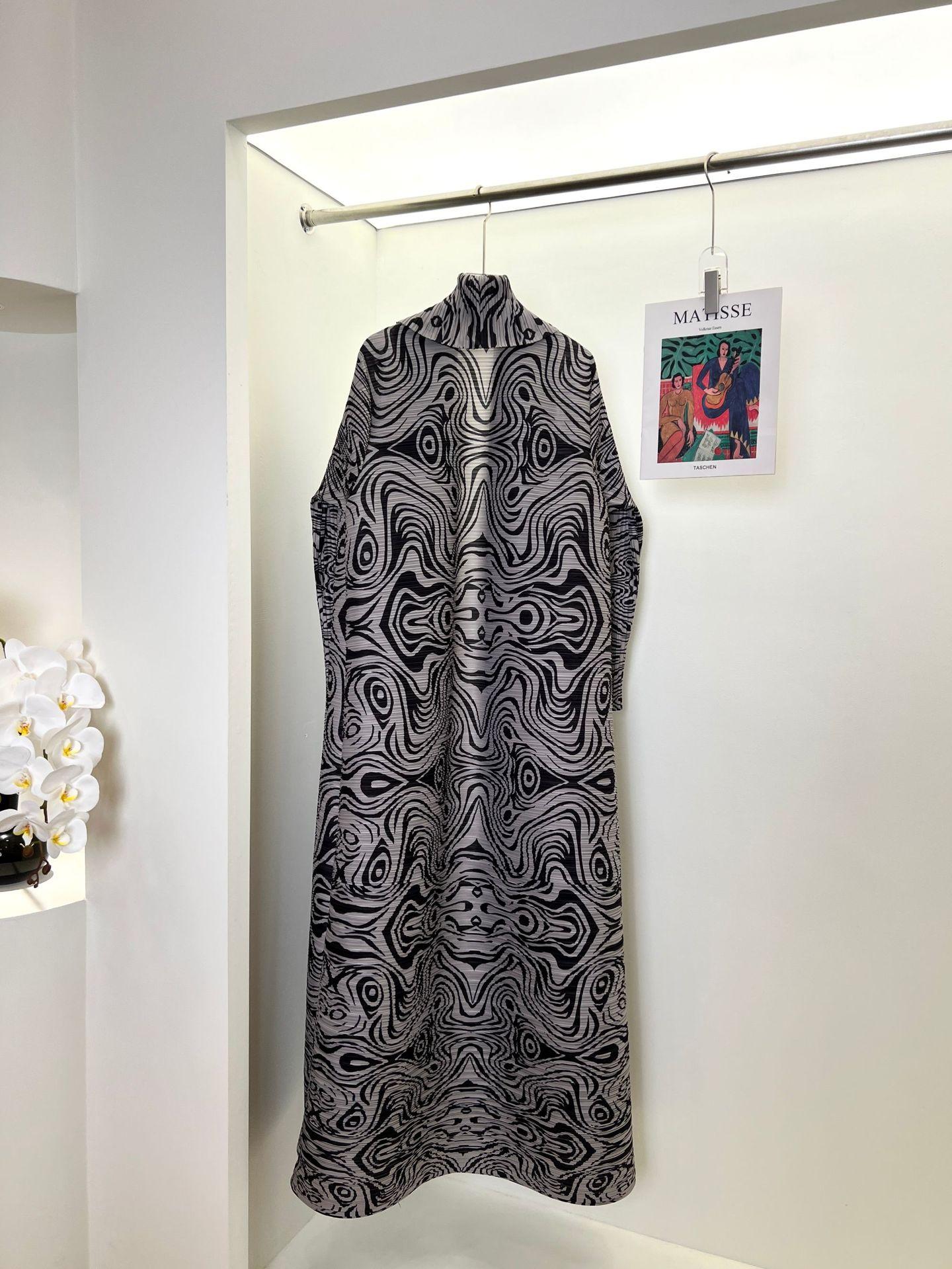 HS6723 Monochrome Swirl | Black & Grey Abstract Printed Abaya