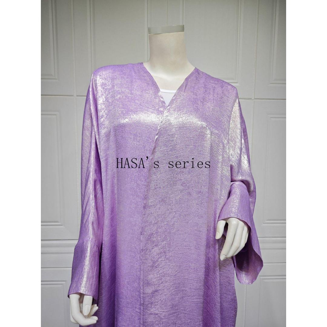 HS5091 A long robe with gilded highlights, featuring a simple yet elegant dress design.