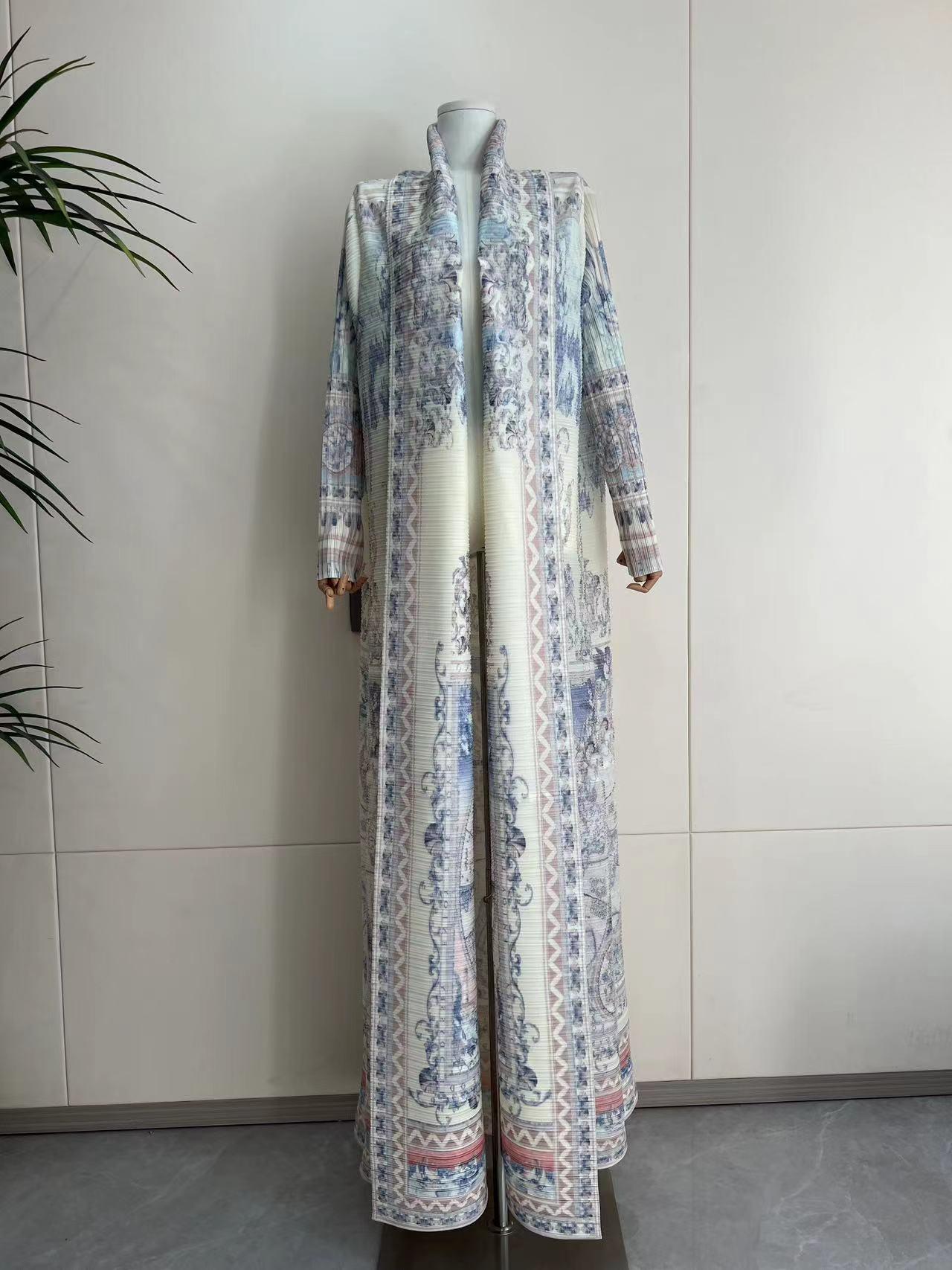 HS5840 Light-colored, All-over Print, Open-front Long Coat