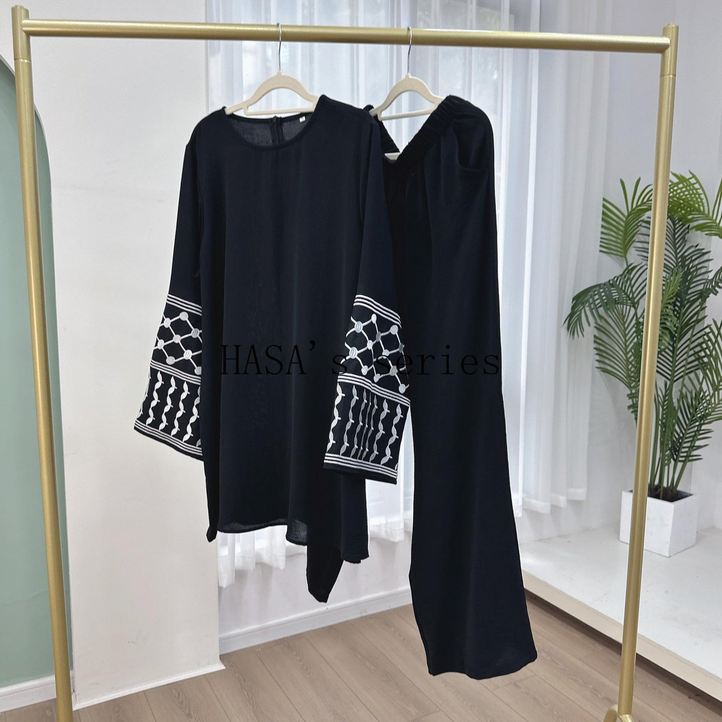 HS4836 A Two-piece Set Consisting of A Simple Embroidered Top and Loose Wide-leg Pants.