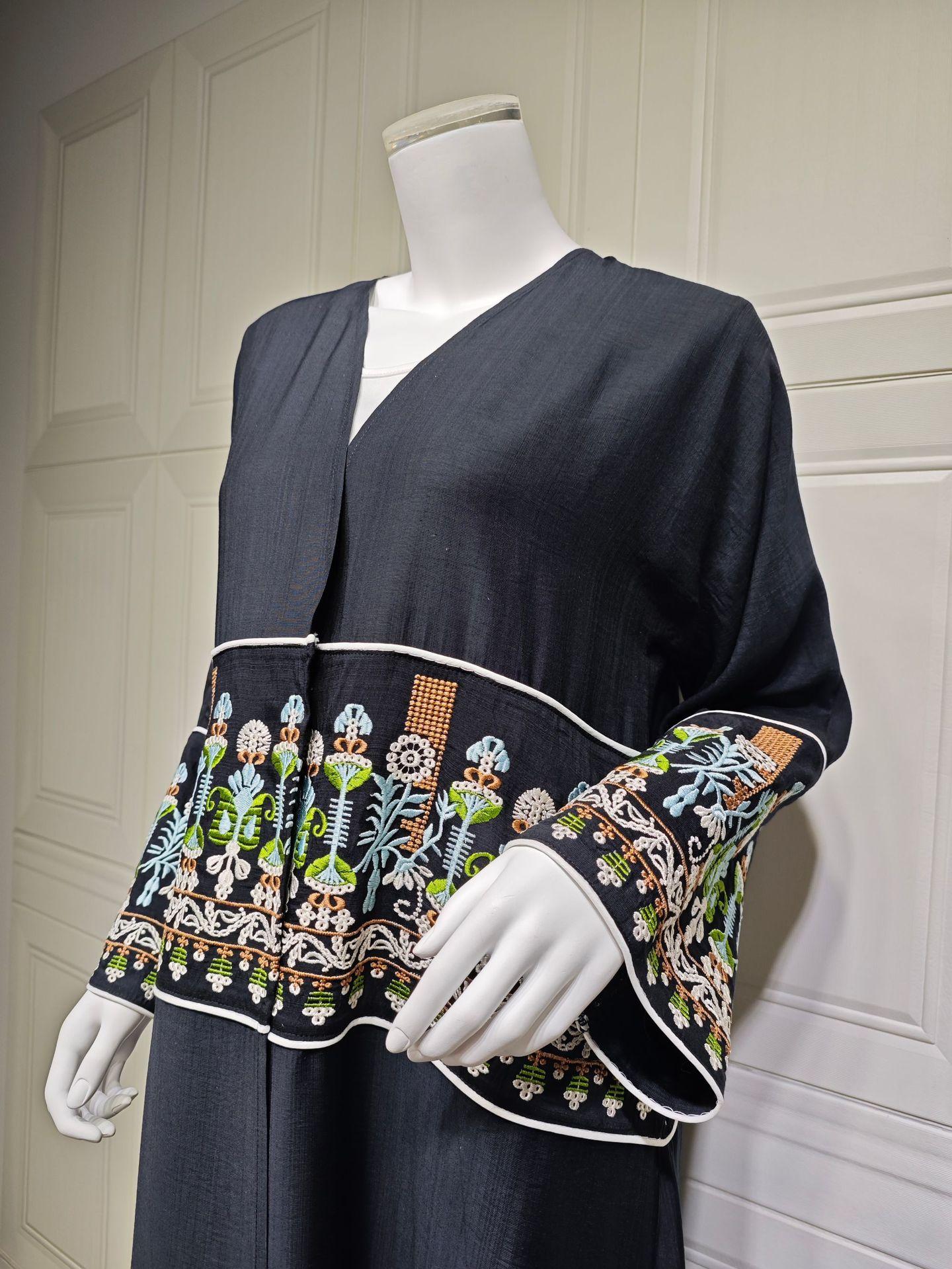 HS5102 Simple Embroidered Long Robe/jacket with A Loose and Comfortable Open-front Design.