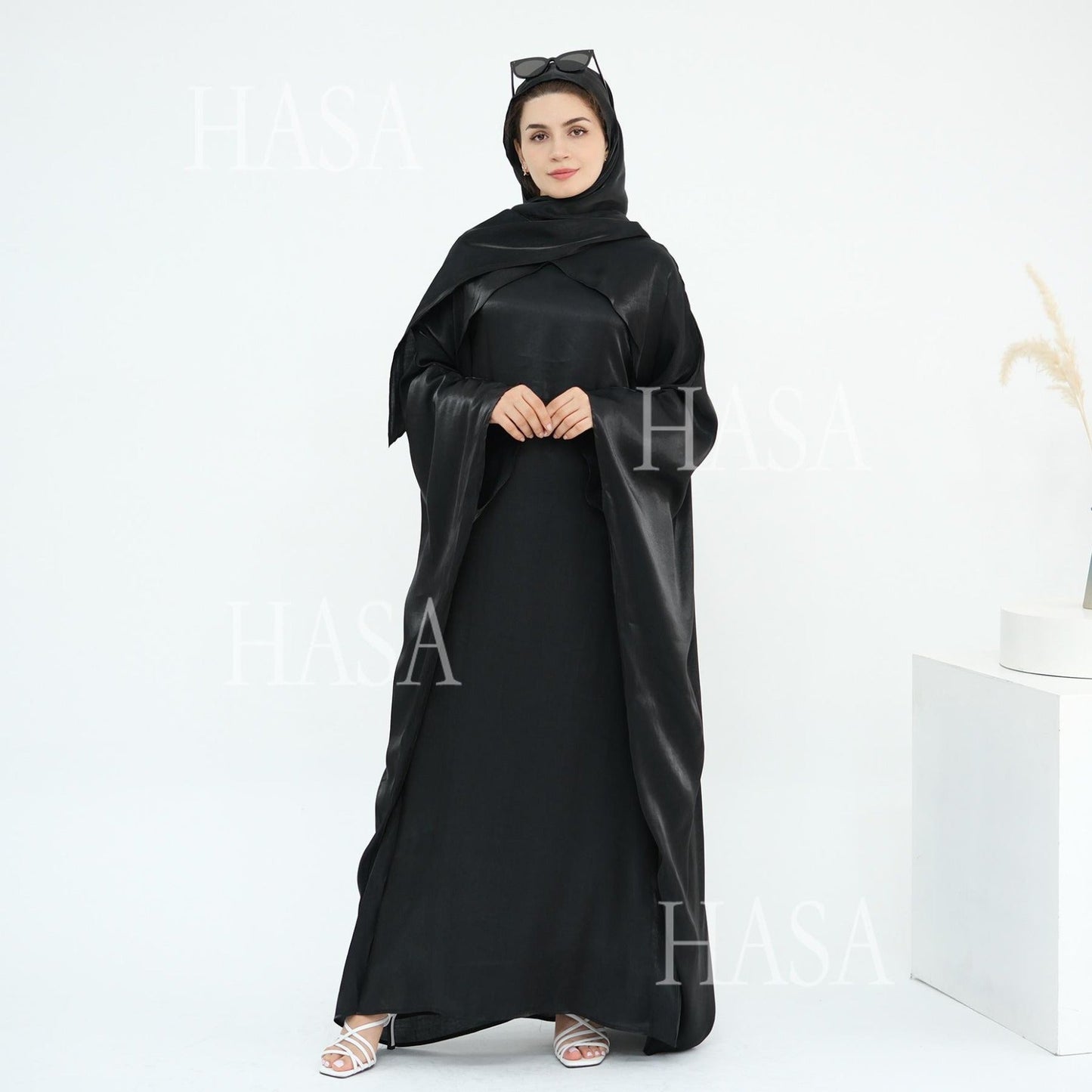 HA6584 Solid Color Beaded Loose Elegant Robe Dress