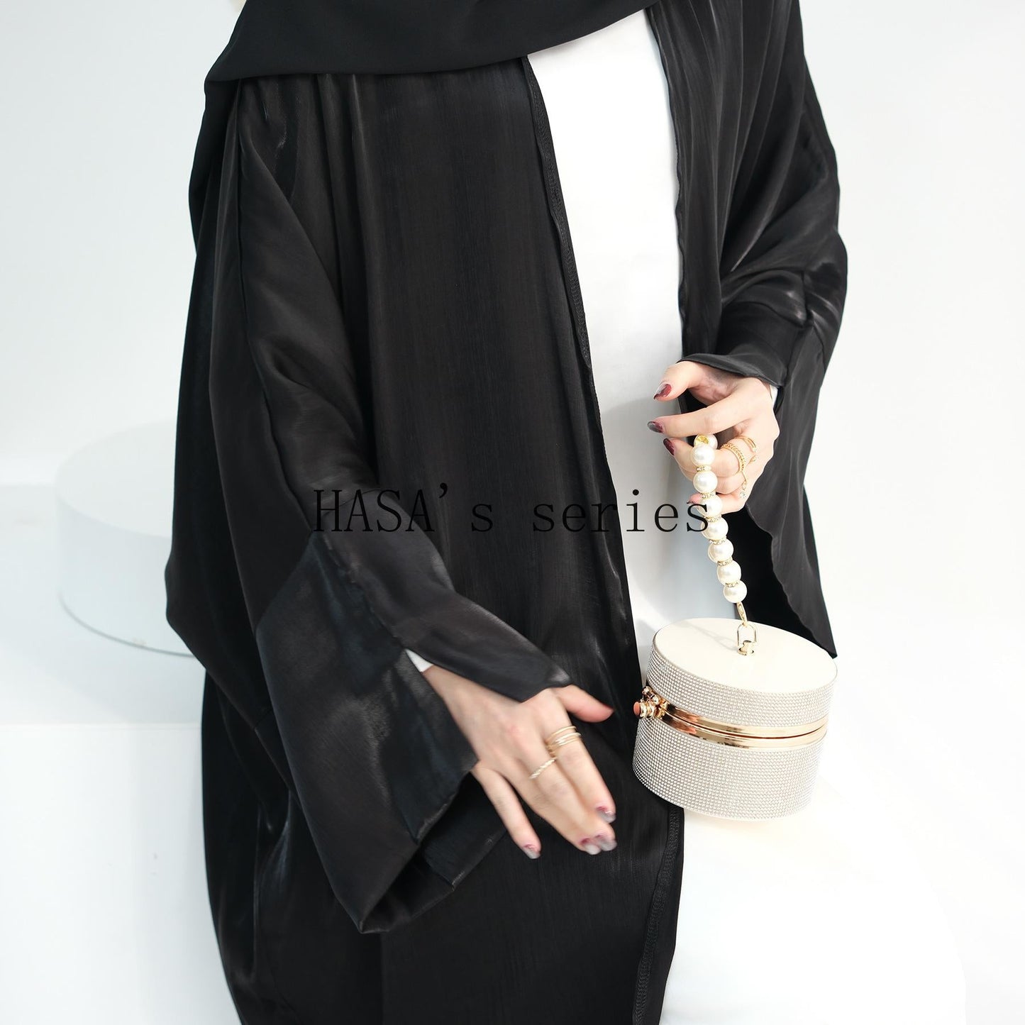 HS4831 A simple yet elegant cardigan-style robe, balancing both quality and comfort.