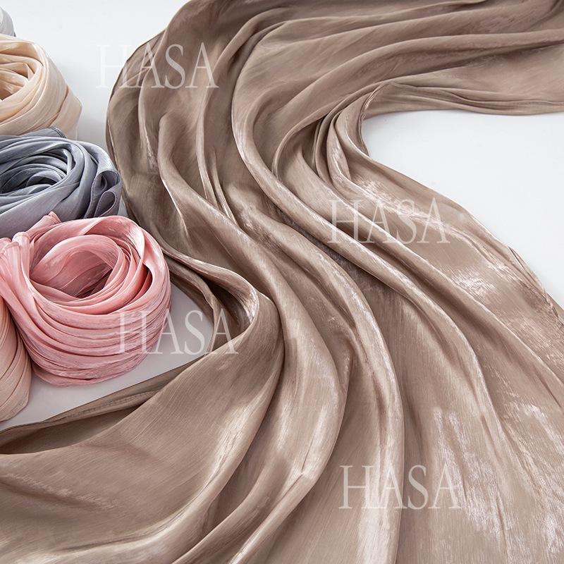 HA6479 A Simple Silk Scarf with A Mellow Color and A Light and Drapey Design