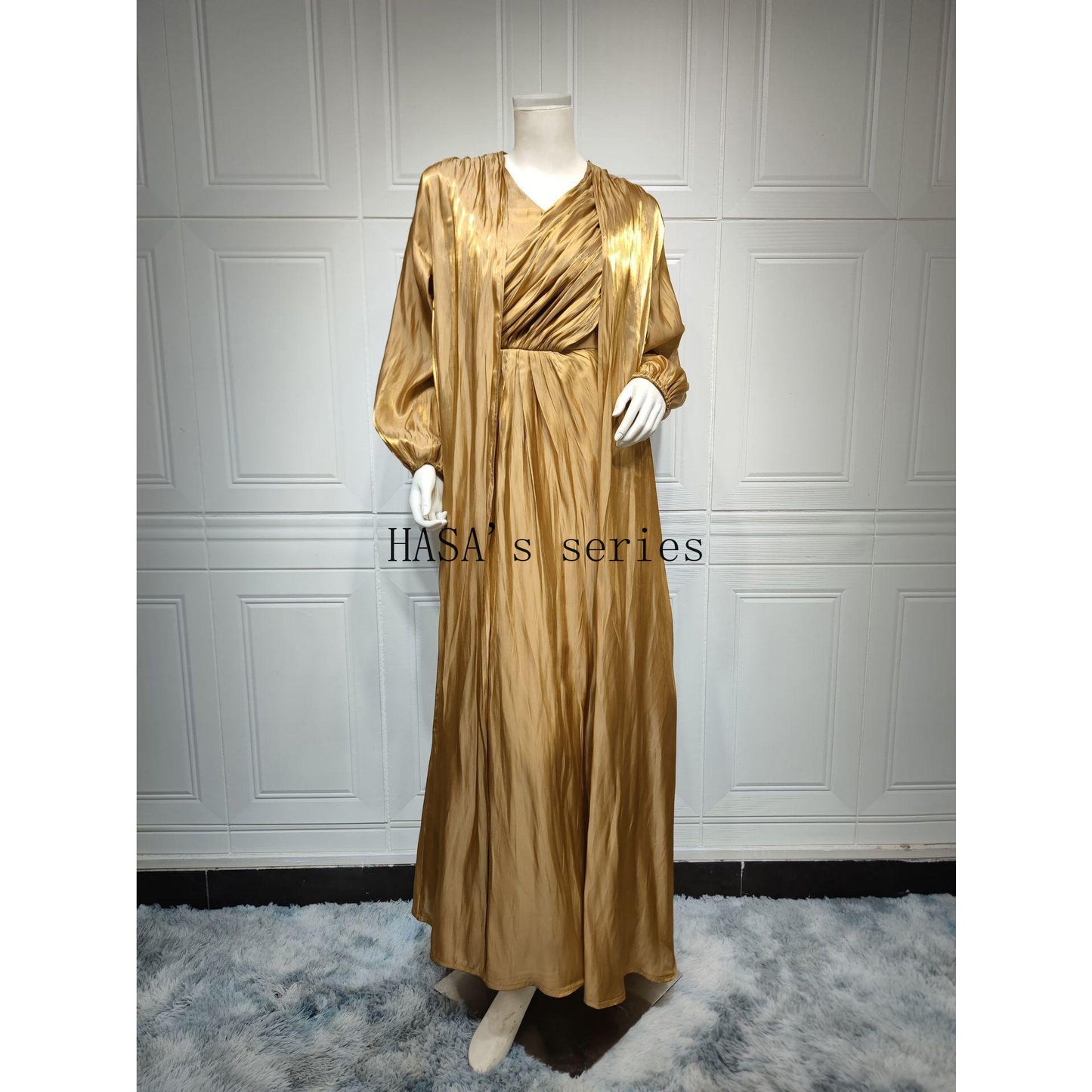 HS5094 Simple yet elegant and lustrous silk suit, featuring an elegantly pleated two-piece dress design.