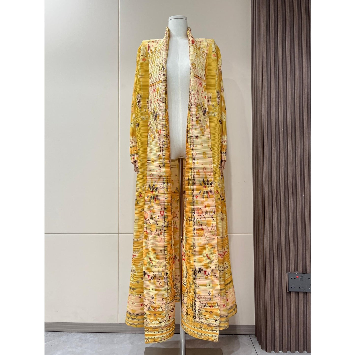 HS5843 Retro Warm Yellow Floral Textured Open-front Long Coat