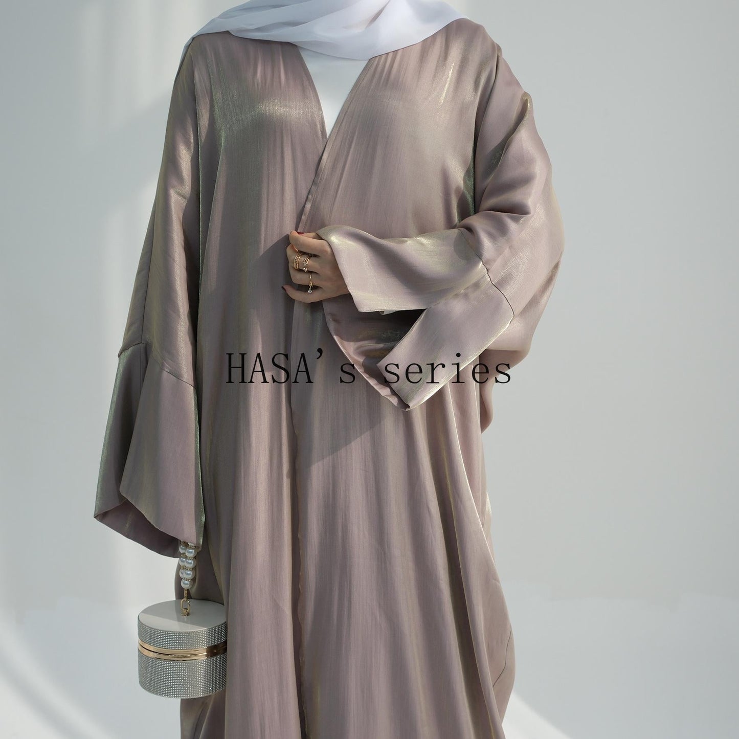 HS4831 A simple yet elegant cardigan-style robe, balancing both quality and comfort.