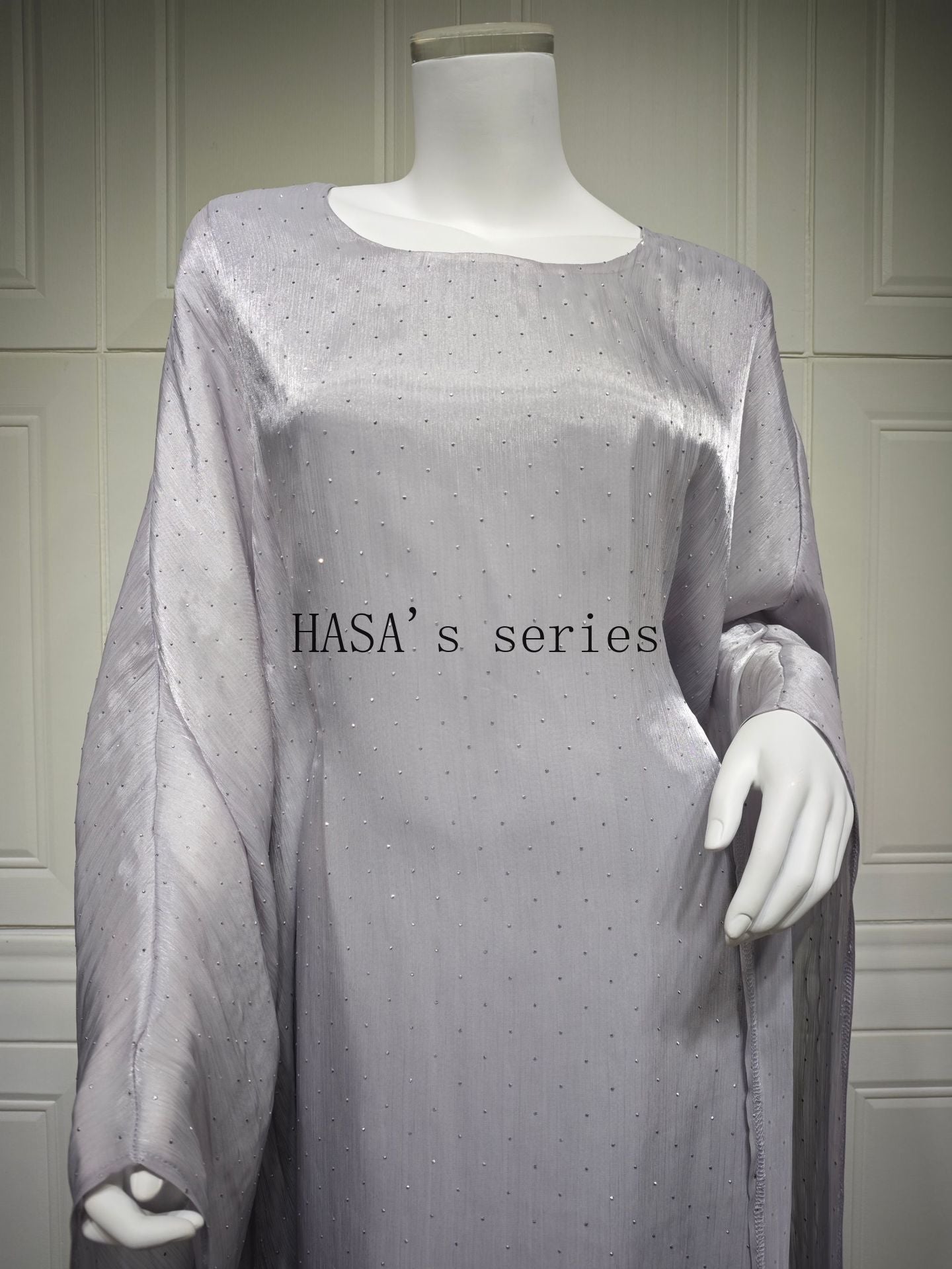 HS5105 Simple and Soft Long-sleeved Pullover Dress with A Waist-length Design, in A Solid Color for Everyday Wear.