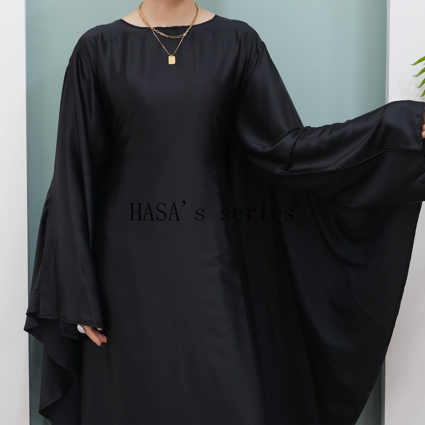 HS4835 High-density Stretch Satin Long Dress, Simple, Elegant, and Comfortable To Wear.