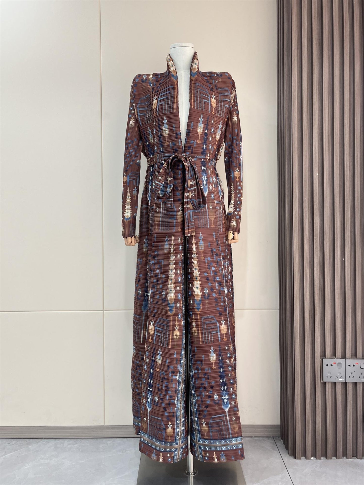 HS5848 Retro Brown Textured Open-front Long Coat