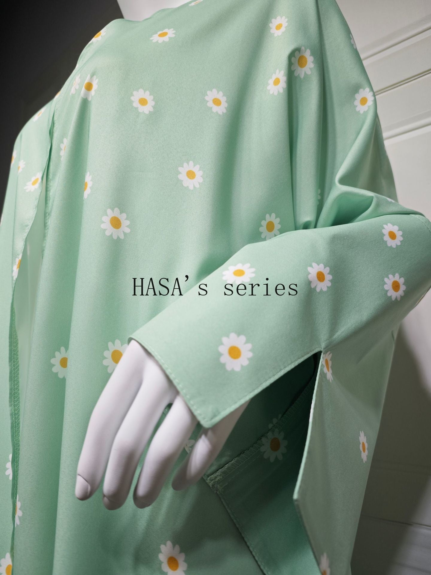 HS5104 Fresh and stylish printed loose-fitting cardigan, a long-sleeved, flowing long coat.
