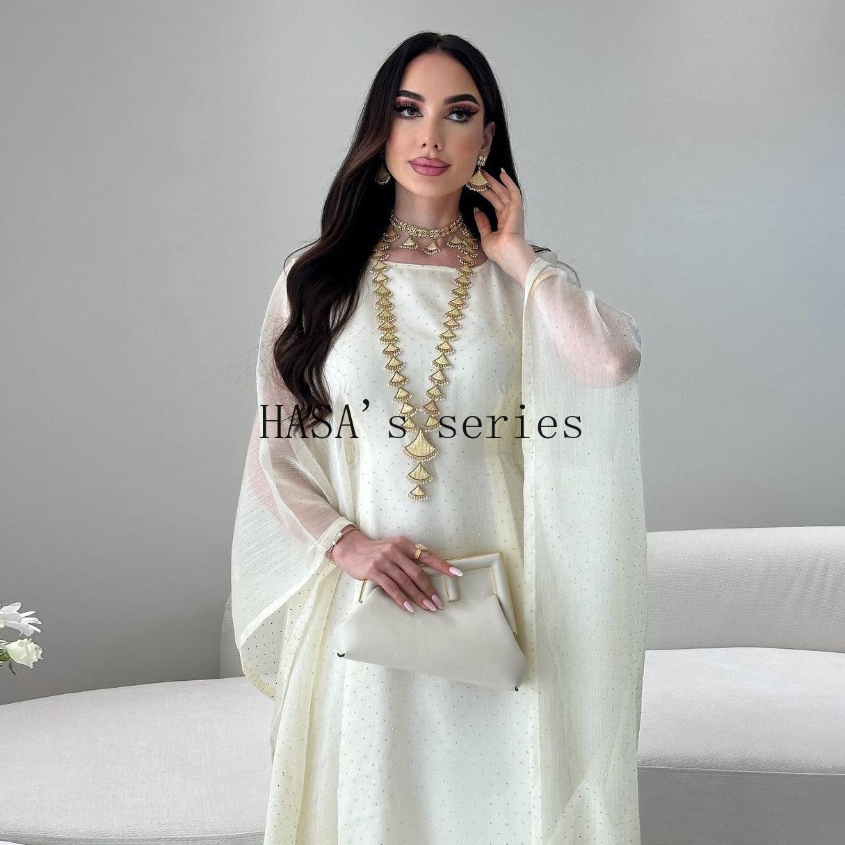 HS5105 Simple and Soft Long-sleeved Pullover Dress with A Waist-length Design, in A Solid Color for Everyday Wear.