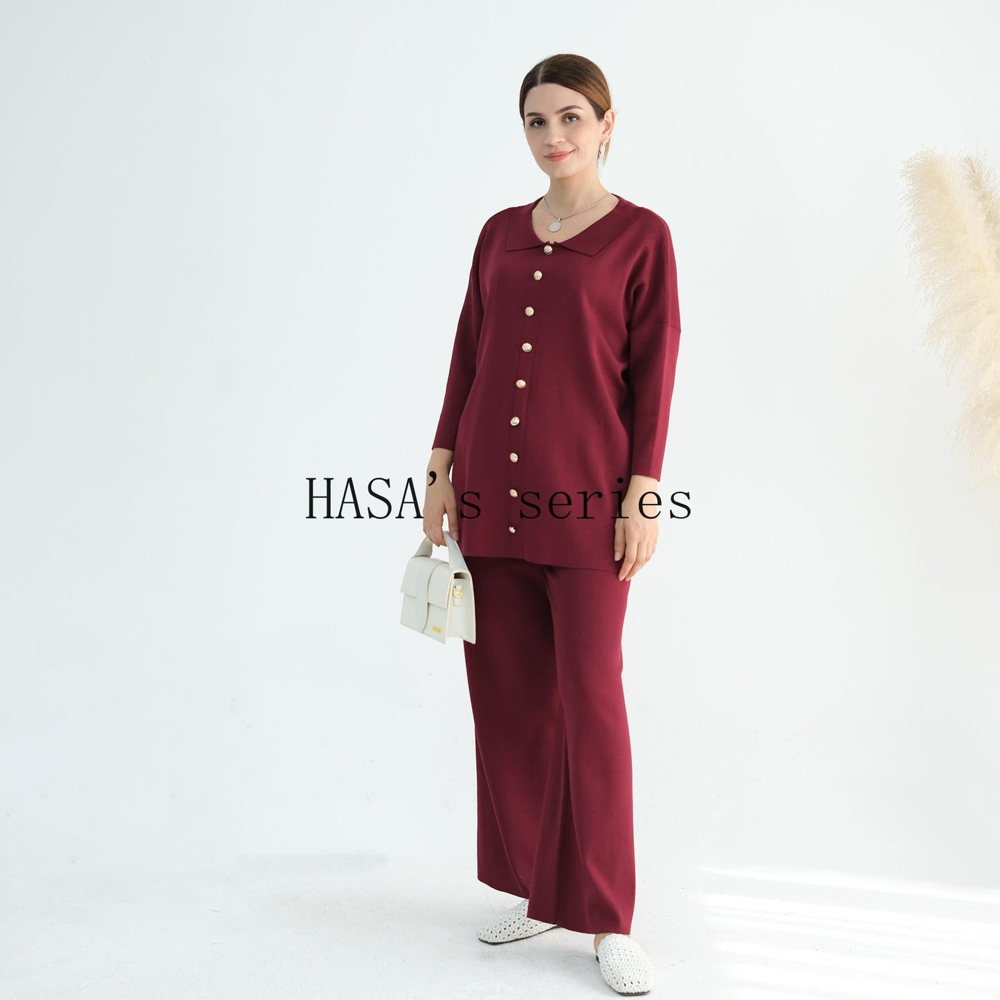 HS5100 Simple and stylish knitted two-piece set, featuring a thickened long-sleeved top and wide-leg pants.