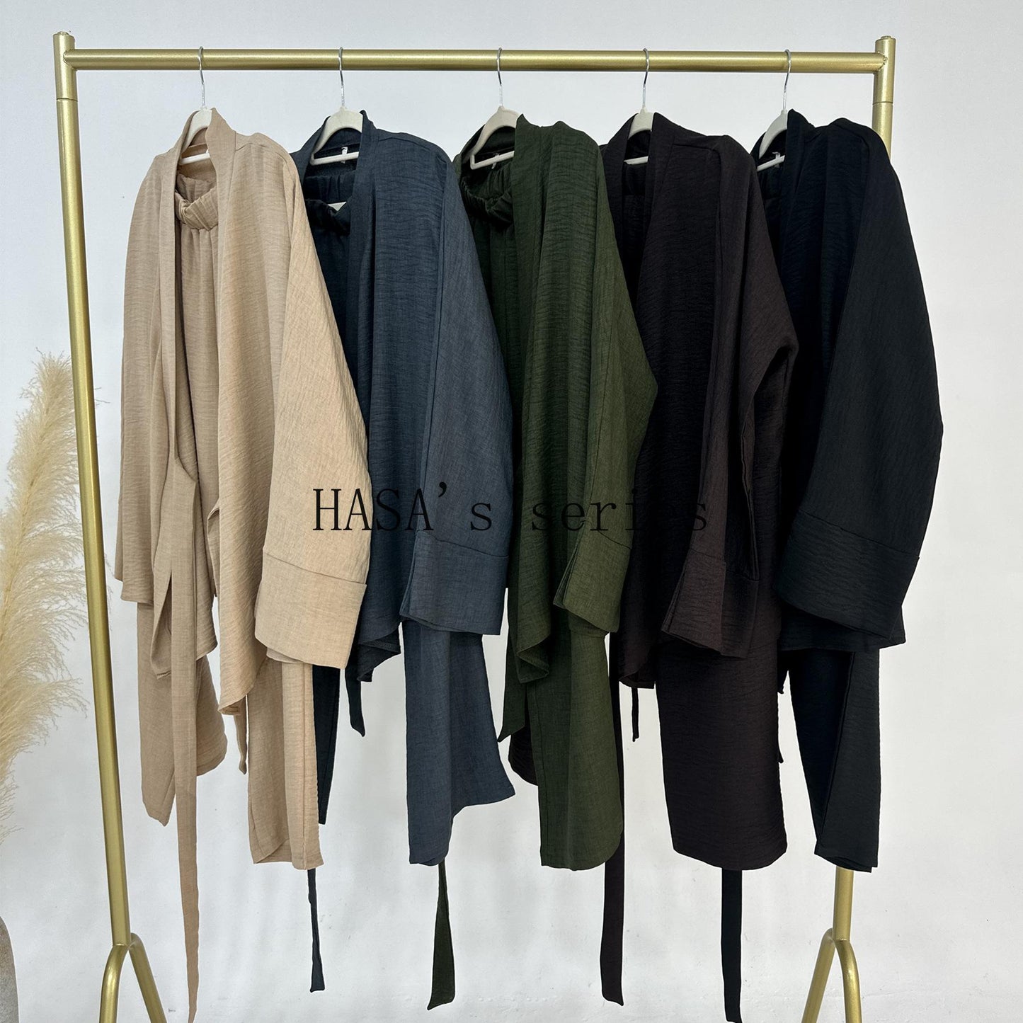 HS4830 A Simple, Tie-front Top Paired with Wide-leg Pants – A Comfortable Two-piece Set Suitable for Everyday Wear.