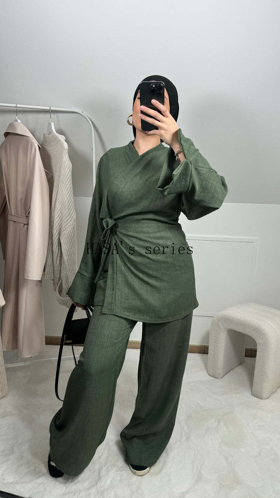 HS4830 A Simple, Tie-front Top Paired with Wide-leg Pants – A Comfortable Two-piece Set Suitable for Everyday Wear.