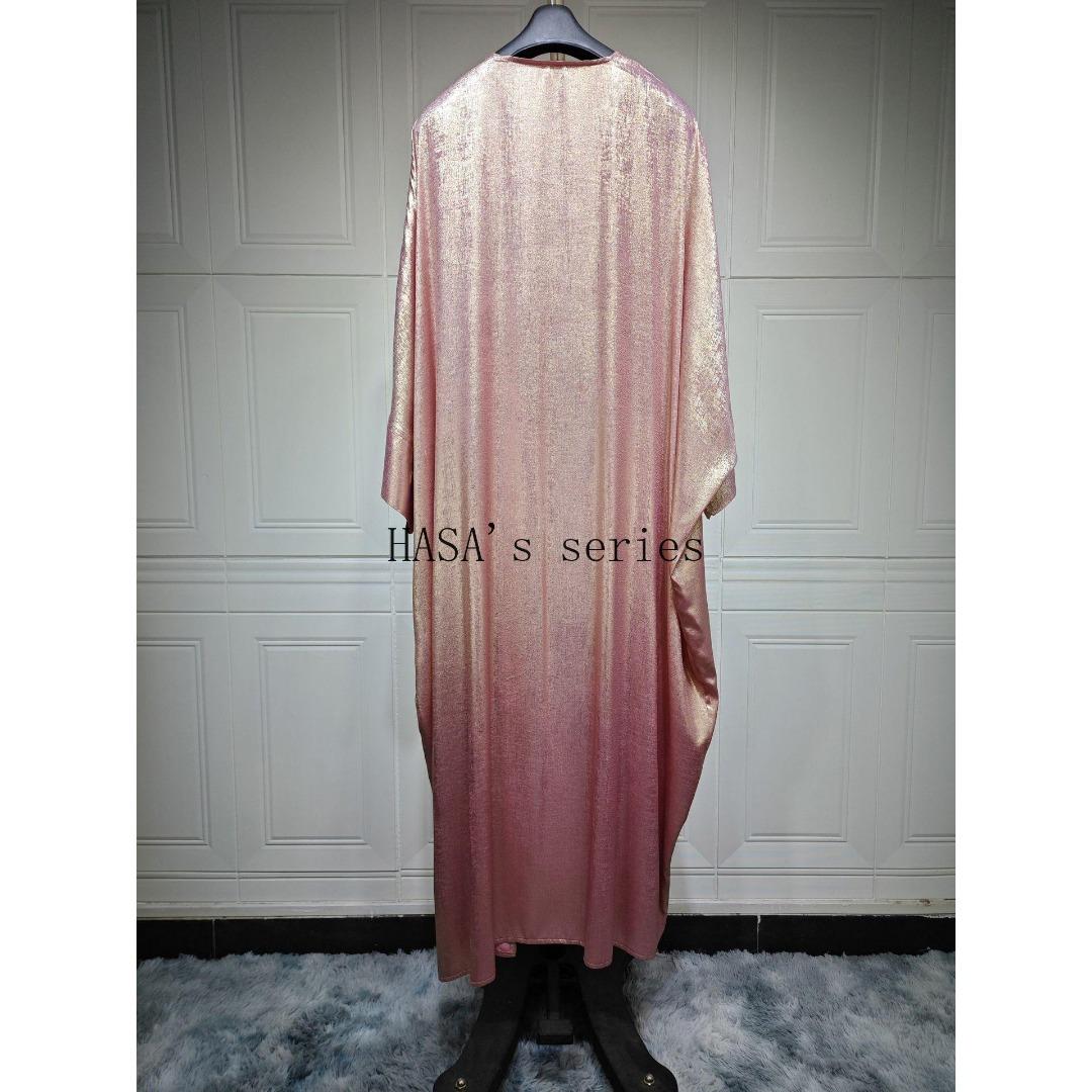 HS5091 A long robe with gilded highlights, featuring a simple yet elegant dress design.