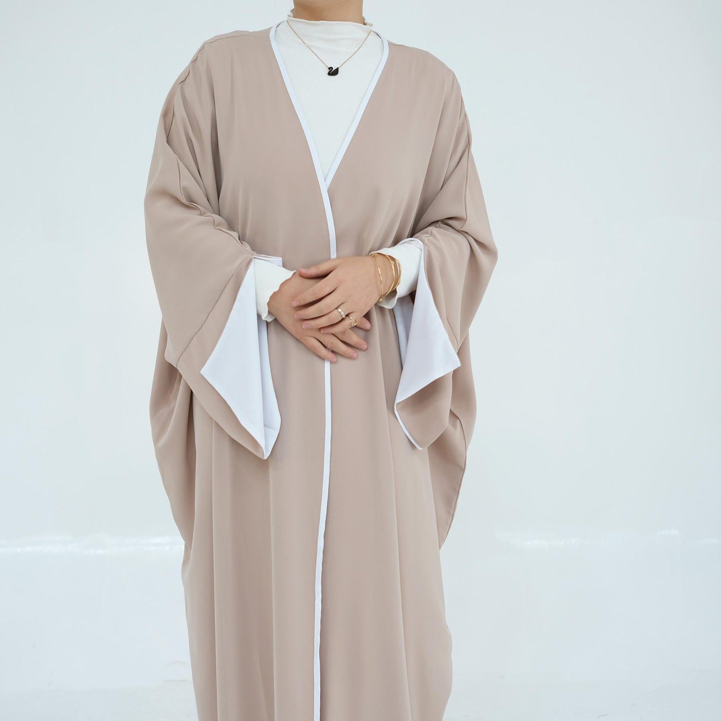 HA5877 The Loose-fitting Robe Has A Lightweight Silhouette That Is Perfect for Any Occasion open abaya outfit