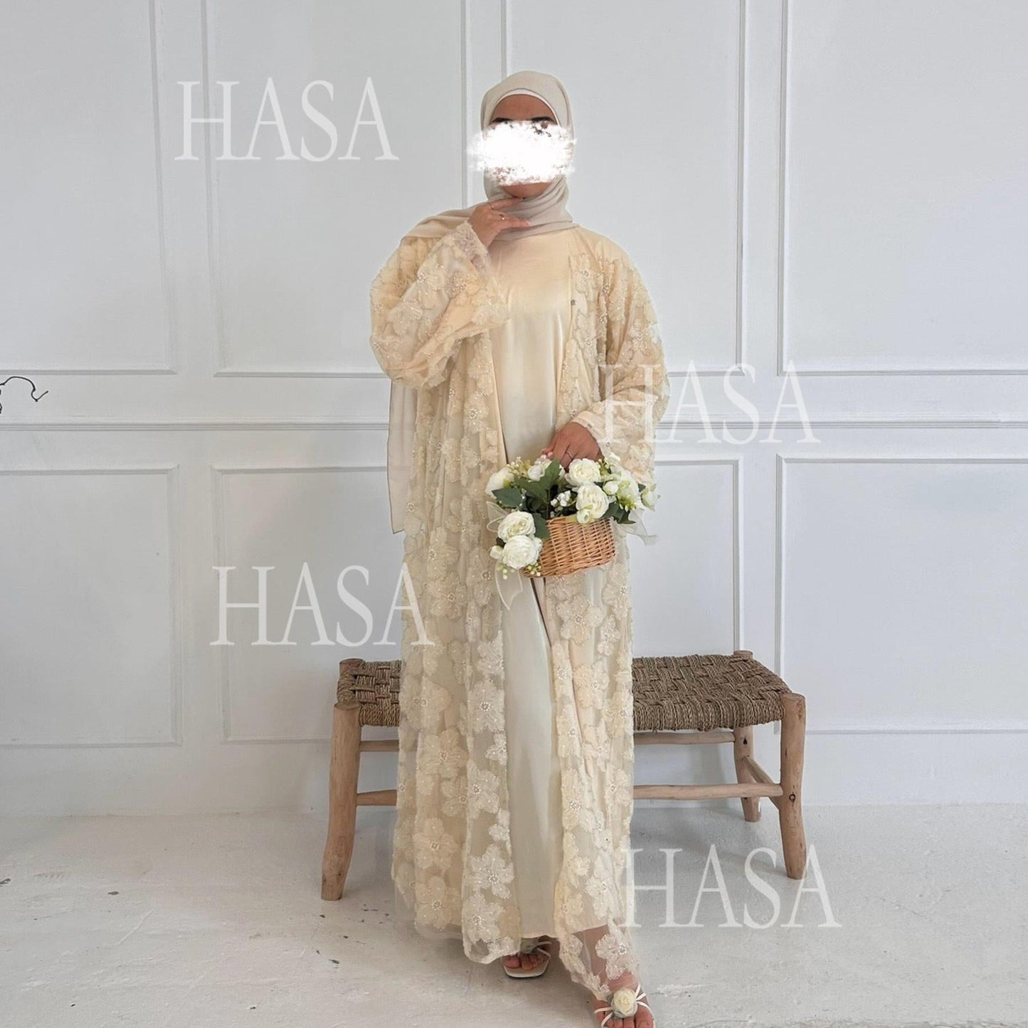 HS6625 Dreidimensionale, Perlenbesetzte Strickjacke Mit Blumenmuster, Die Mit Einer Inneren Schicht Oder Einem Kopftuch Kombiniert Werden Kann.