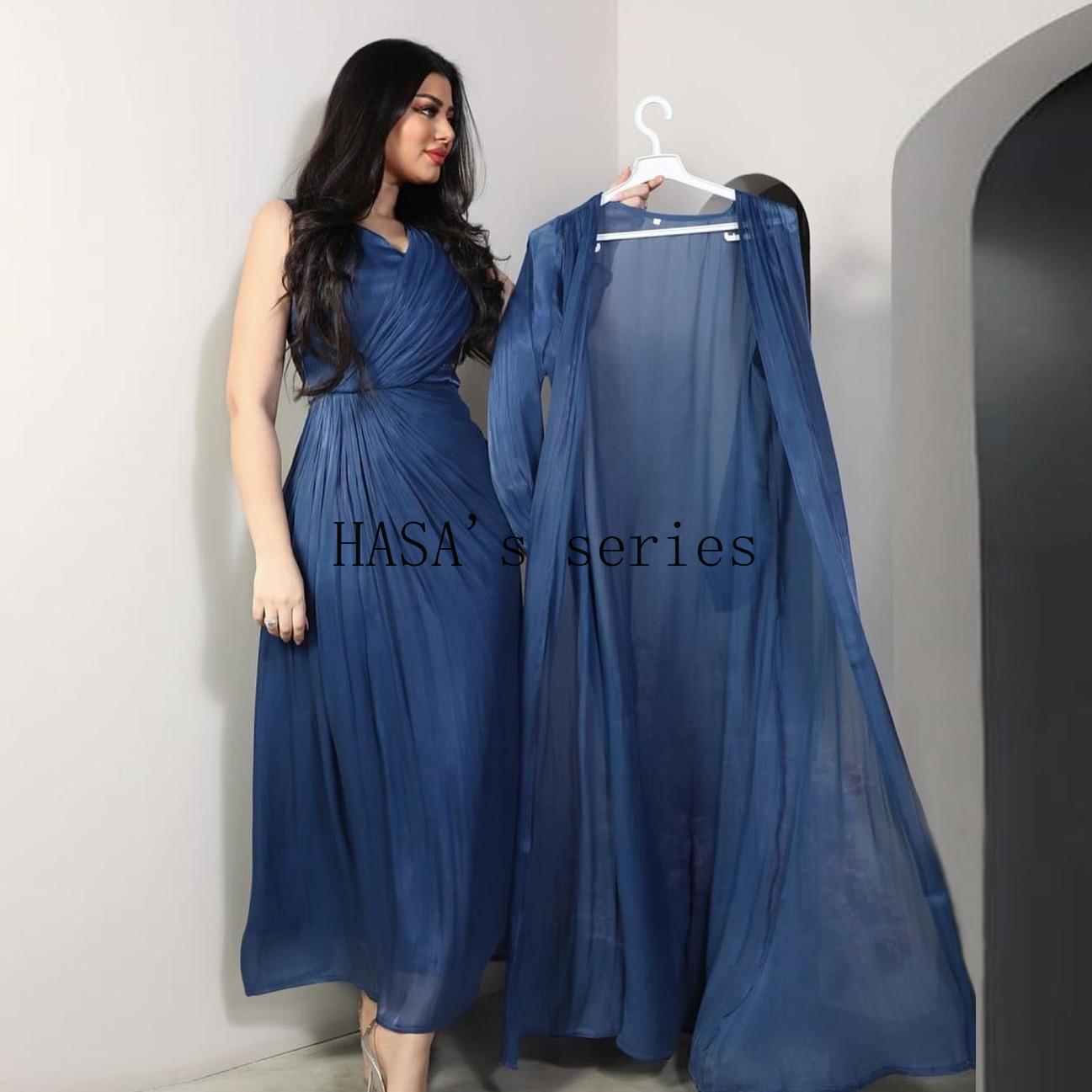 HS5094 Simple yet elegant and lustrous silk suit, featuring an elegantly pleated two-piece dress design.