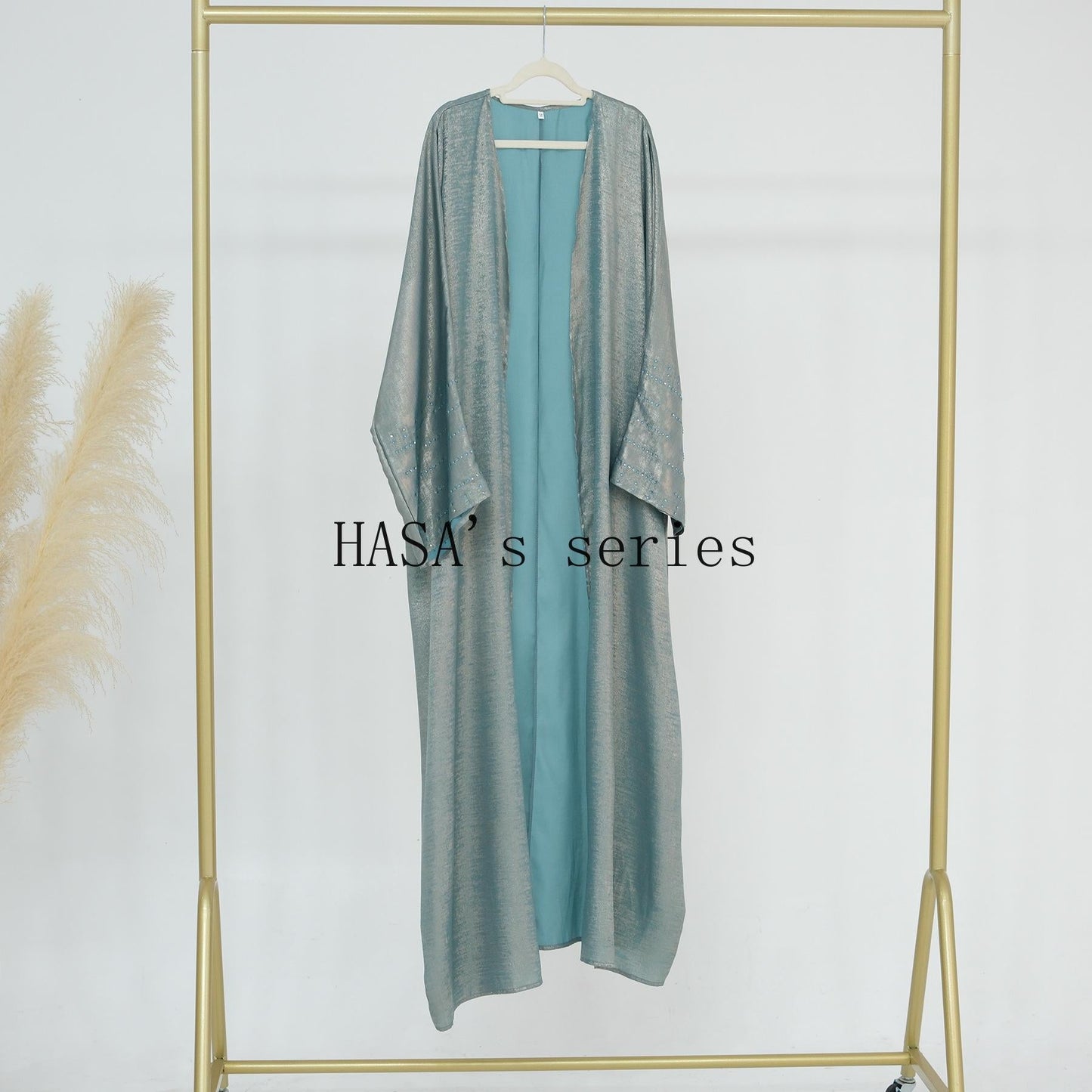 HS4844 A loose, long, robe-style dress made of velvet material, an elegant and sophisticated design with a refined texture.