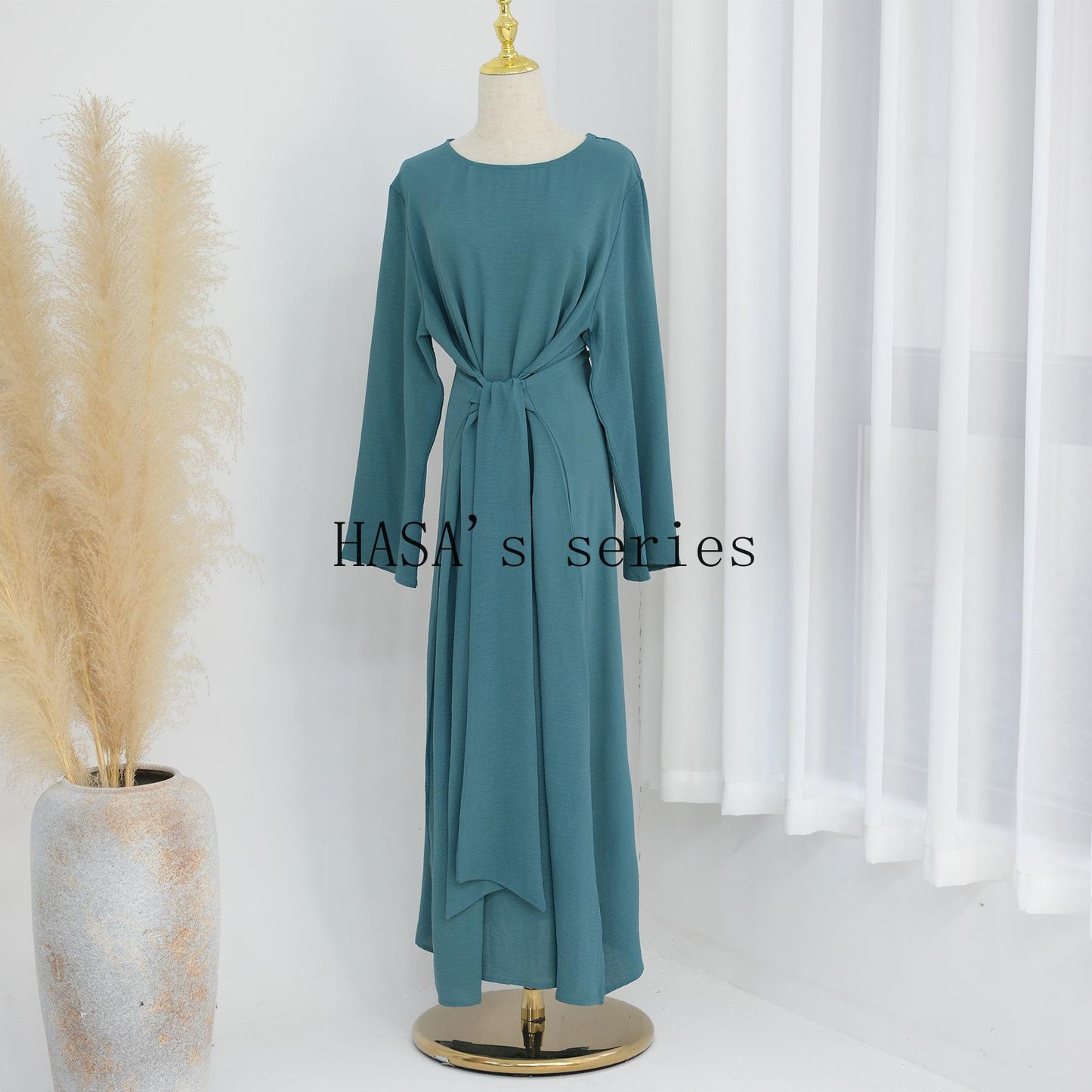 HS4828 An Elegant Dress with A Soft, Tie-up Design and A Naturally Flowing, Long Silhouette.