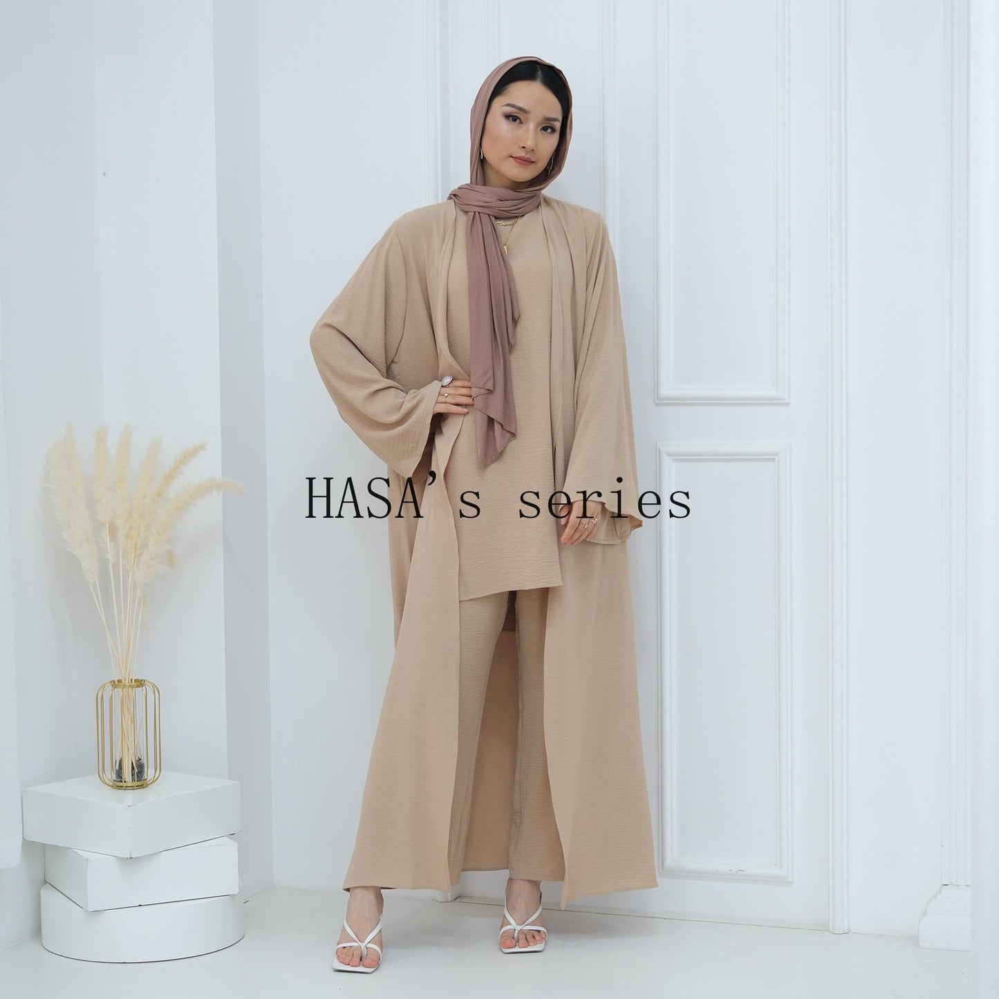 HS5107 Minimalist Style Three-piece Set | Solid Color Long Coat Paired with A Loose Two-piece Suit.