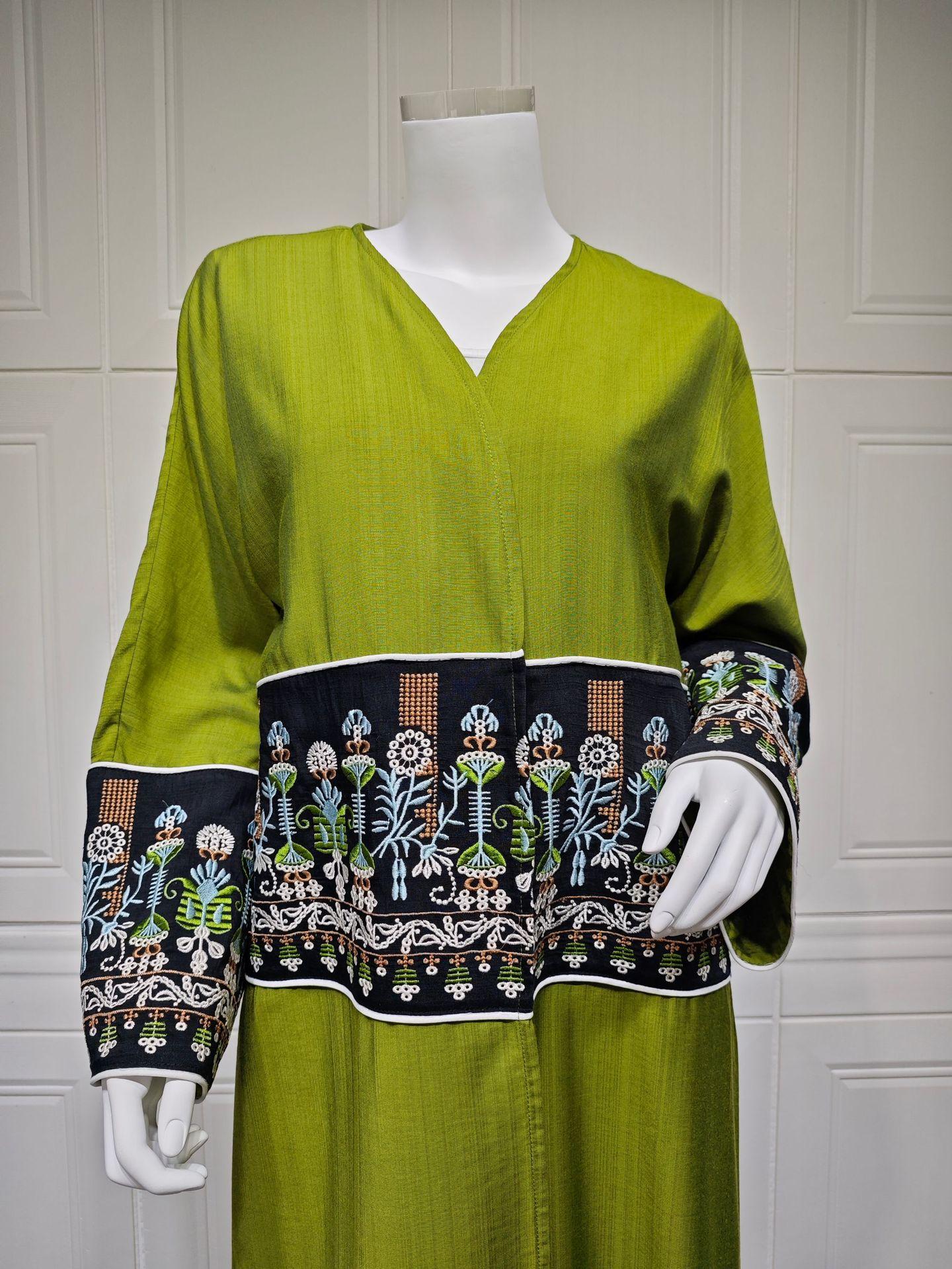HS5102 Simple Embroidered Long Robe/jacket with A Loose and Comfortable Open-front Design.