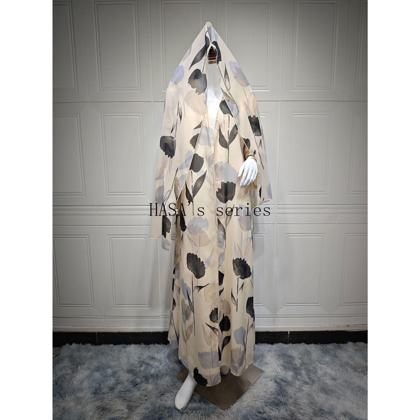 HS5092 A flowing, feminine floral-patterned robe, a loose-fitting printed cardigan-style dress paired with a headscarf.