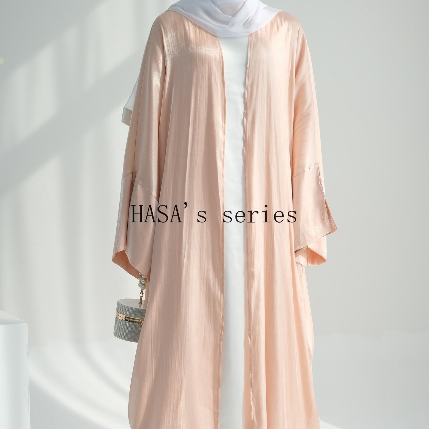 HS4831 A simple yet elegant cardigan-style robe, balancing both quality and comfort.