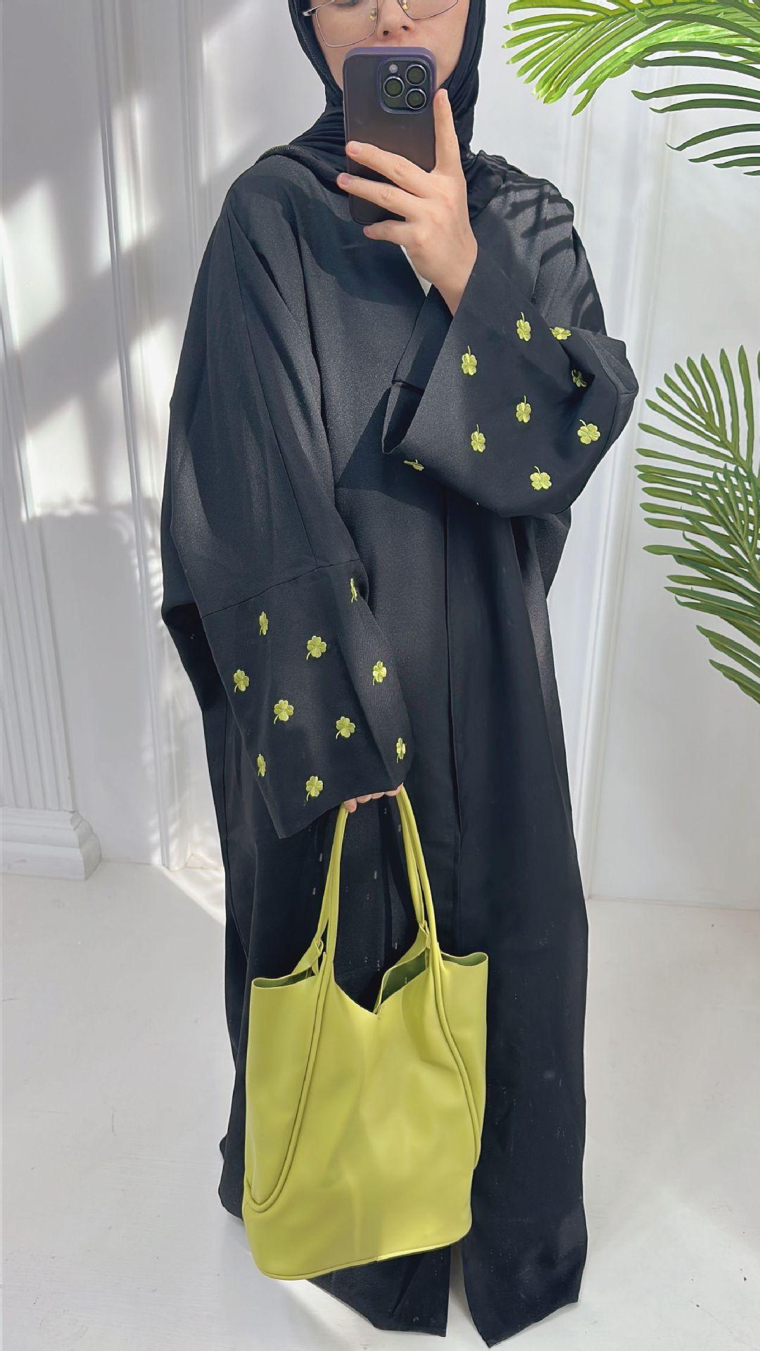HAYA HAYA1001 Four-leaf Clover Embroidered Elegant Cardigan