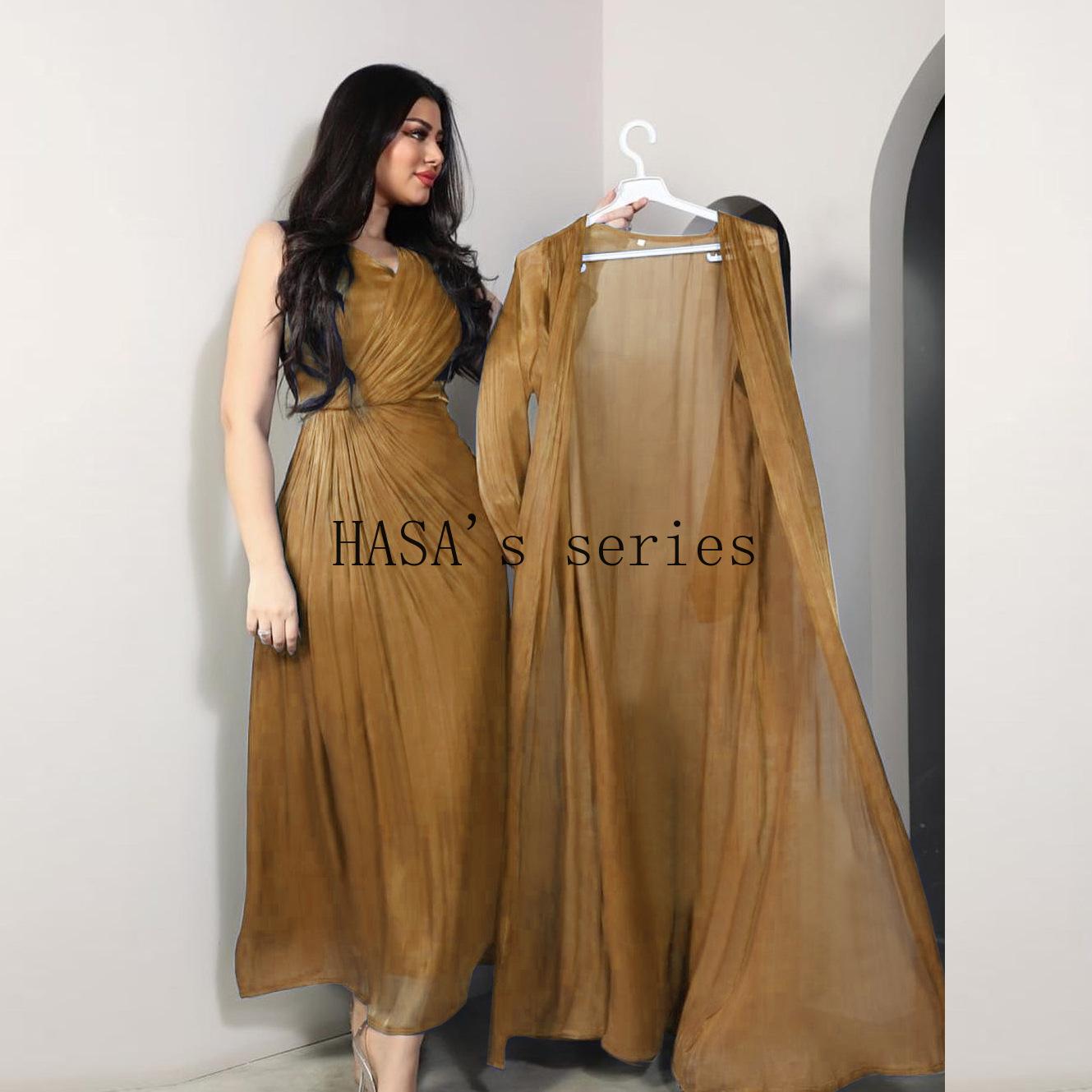 HS5094 Simple yet elegant and lustrous silk suit, featuring an elegantly pleated two-piece dress design.