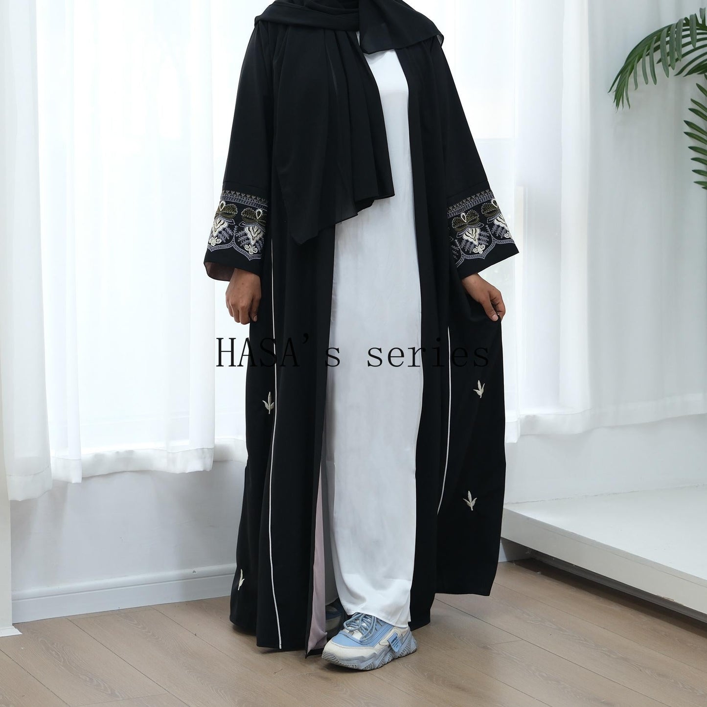 HS4849 Exquisite Embroidered Open-front Long Robe
