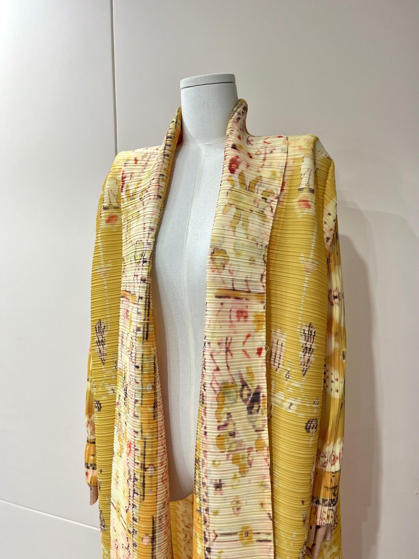 HS5843 Retro Warm Yellow Floral Textured Open-front Long Coat