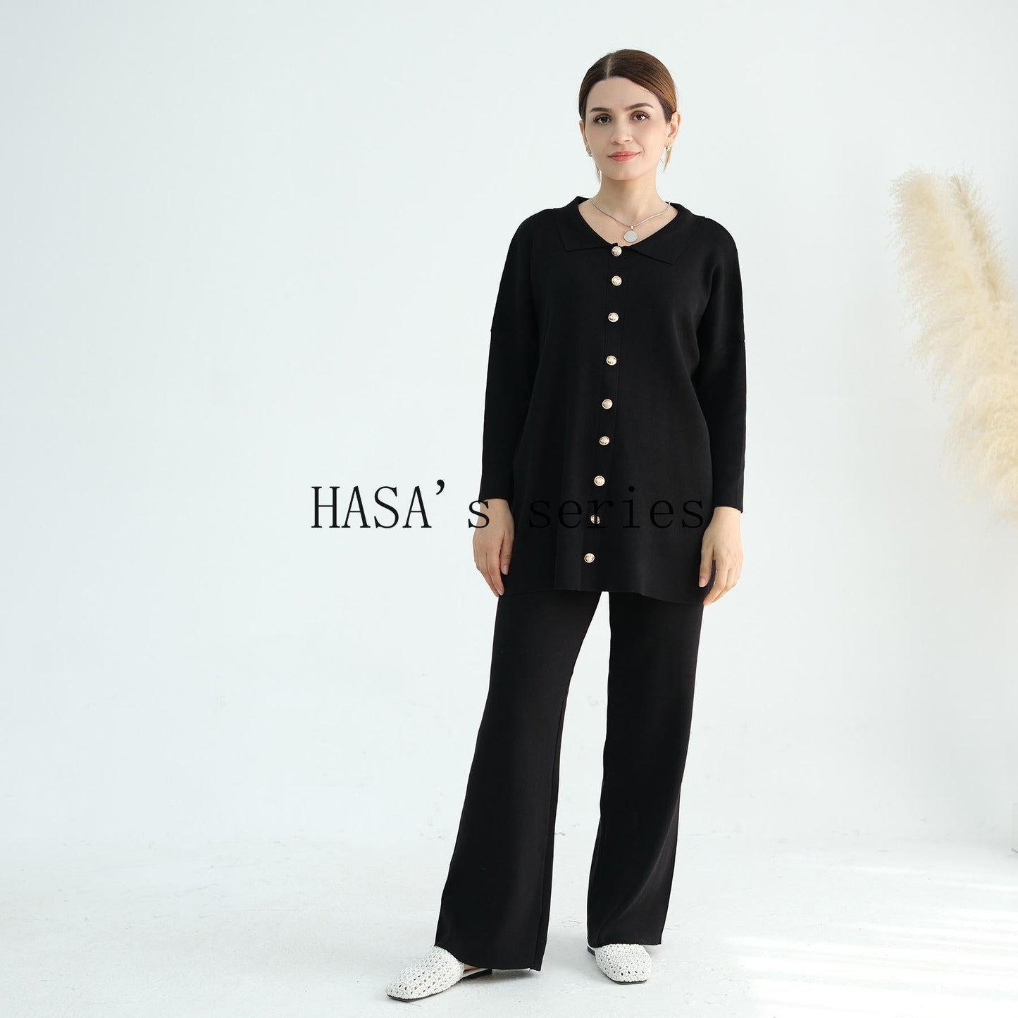 HS5100 Simple and stylish knitted two-piece set, featuring a thickened long-sleeved top and wide-leg pants.