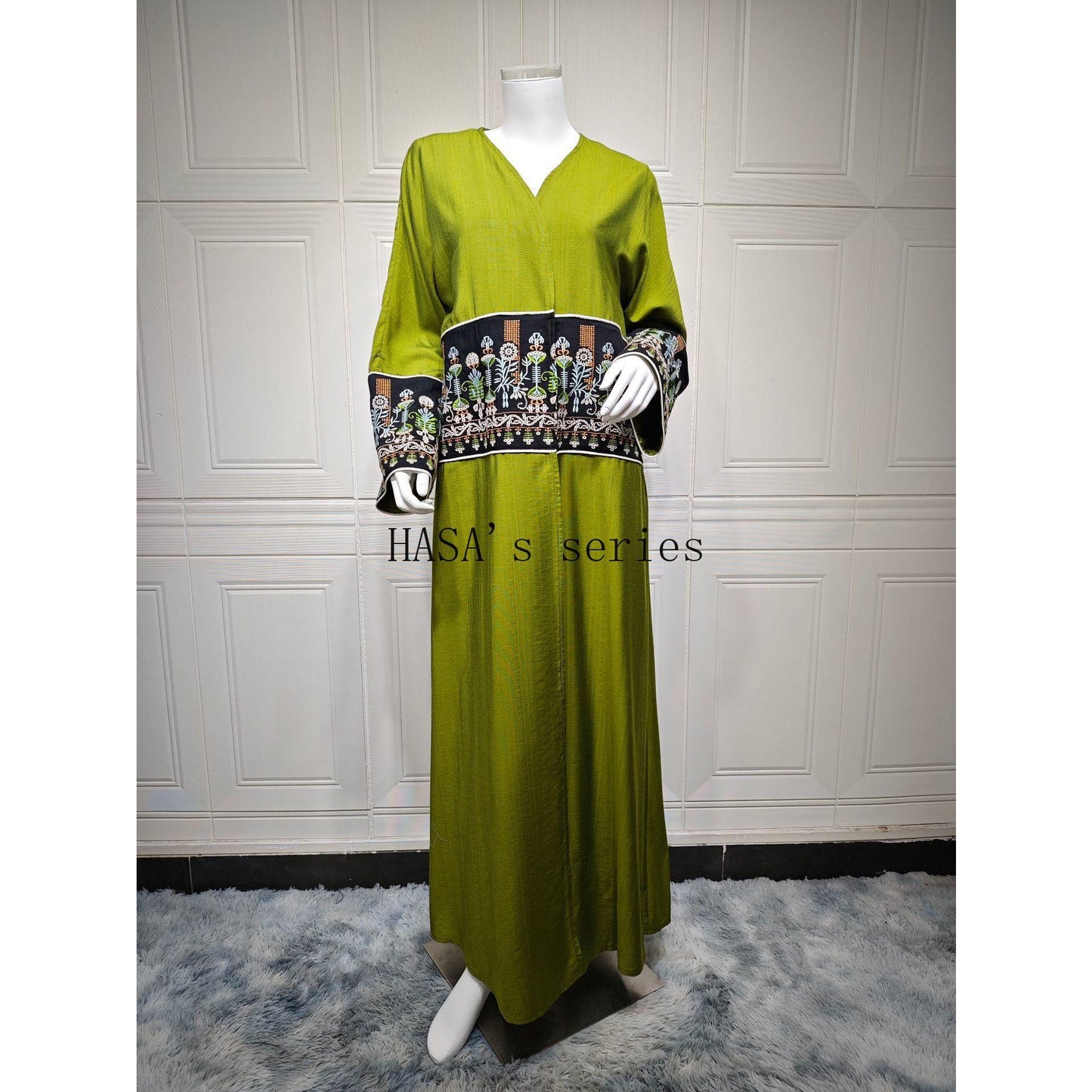 HS5102 Simple Embroidered Long Robe/jacket with A Loose and Comfortable Open-front Design.