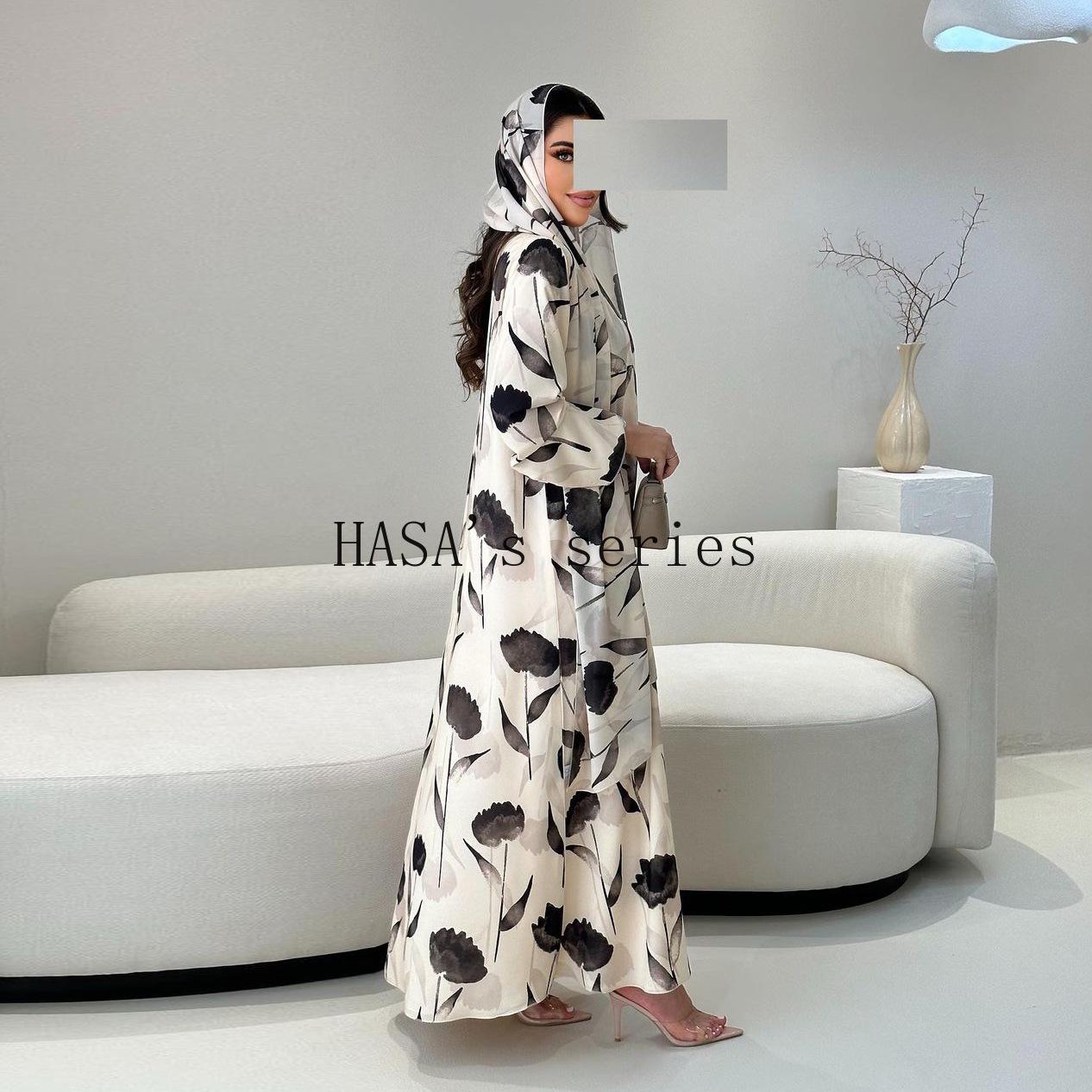 HS5092 A flowing, feminine floral-patterned robe, a loose-fitting printed cardigan-style dress paired with a headscarf.