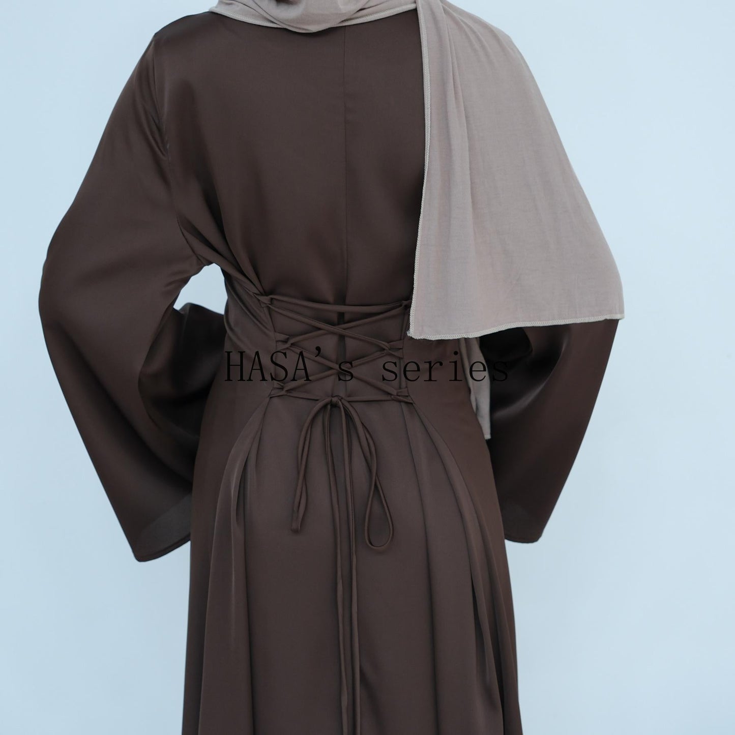 HS4847 A Long Dress with A Fitted Waist Design, Featuring A Clean and Elegant Silhouette.