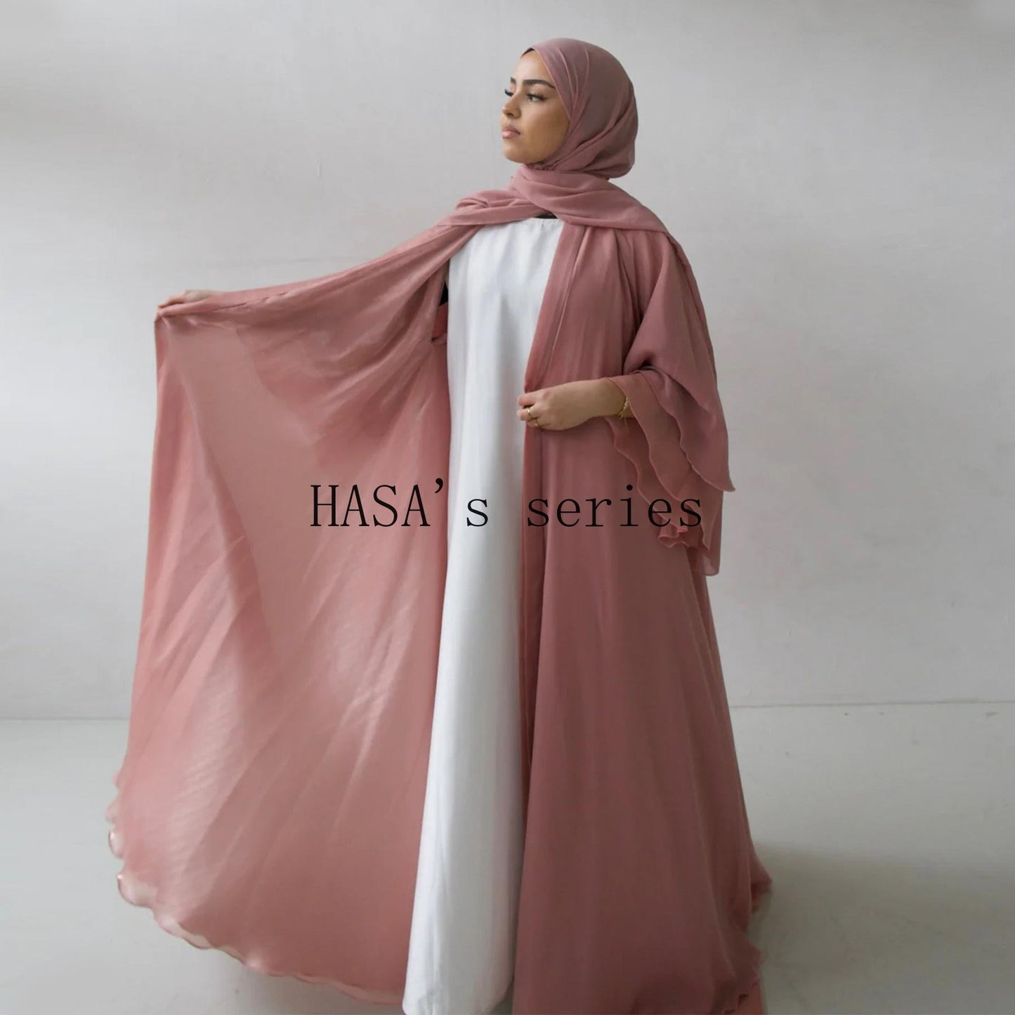 HS4850 A Double-sided Robe That Combines Elegant Appearance with Practicality.