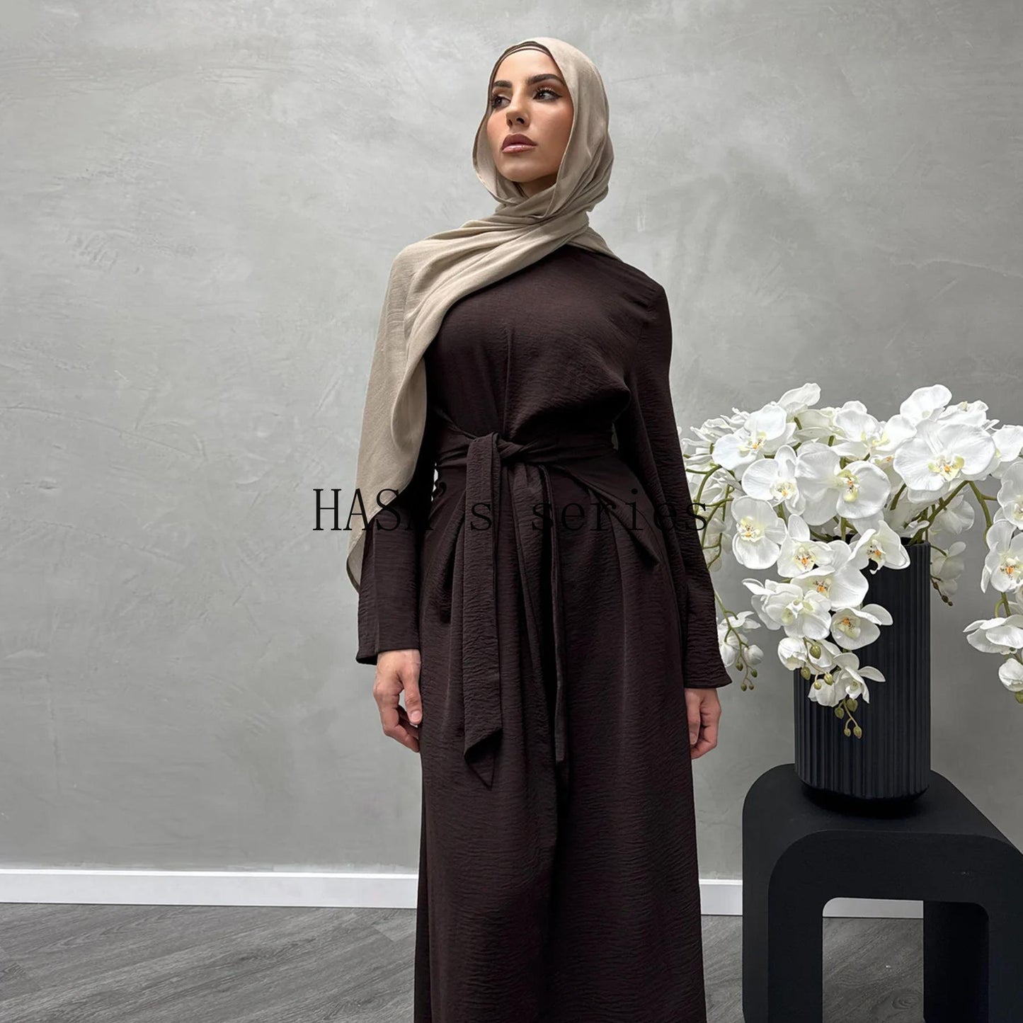 HS4828 An Elegant Dress with A Soft, Tie-up Design and A Naturally Flowing, Long Silhouette.